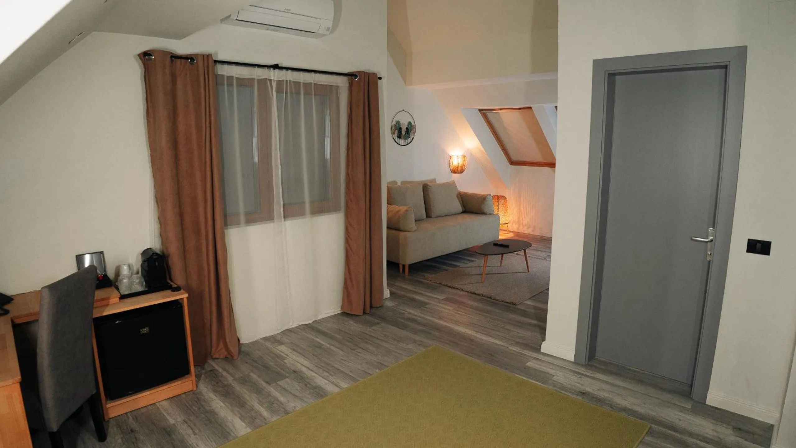 Seating area, Bed in Nature Nest Bran - Adults Only