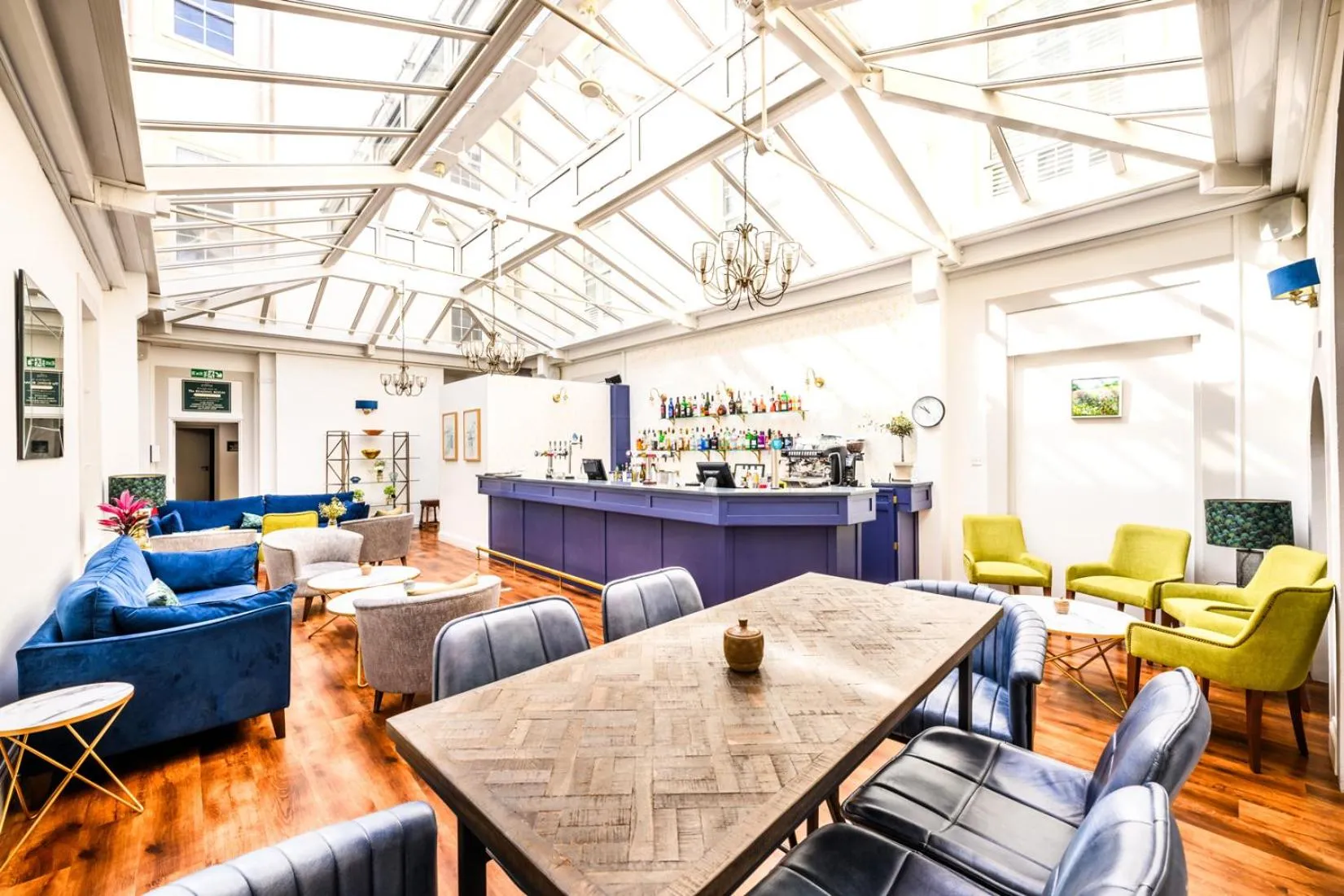 Restaurant/places to eat in Les Cotils