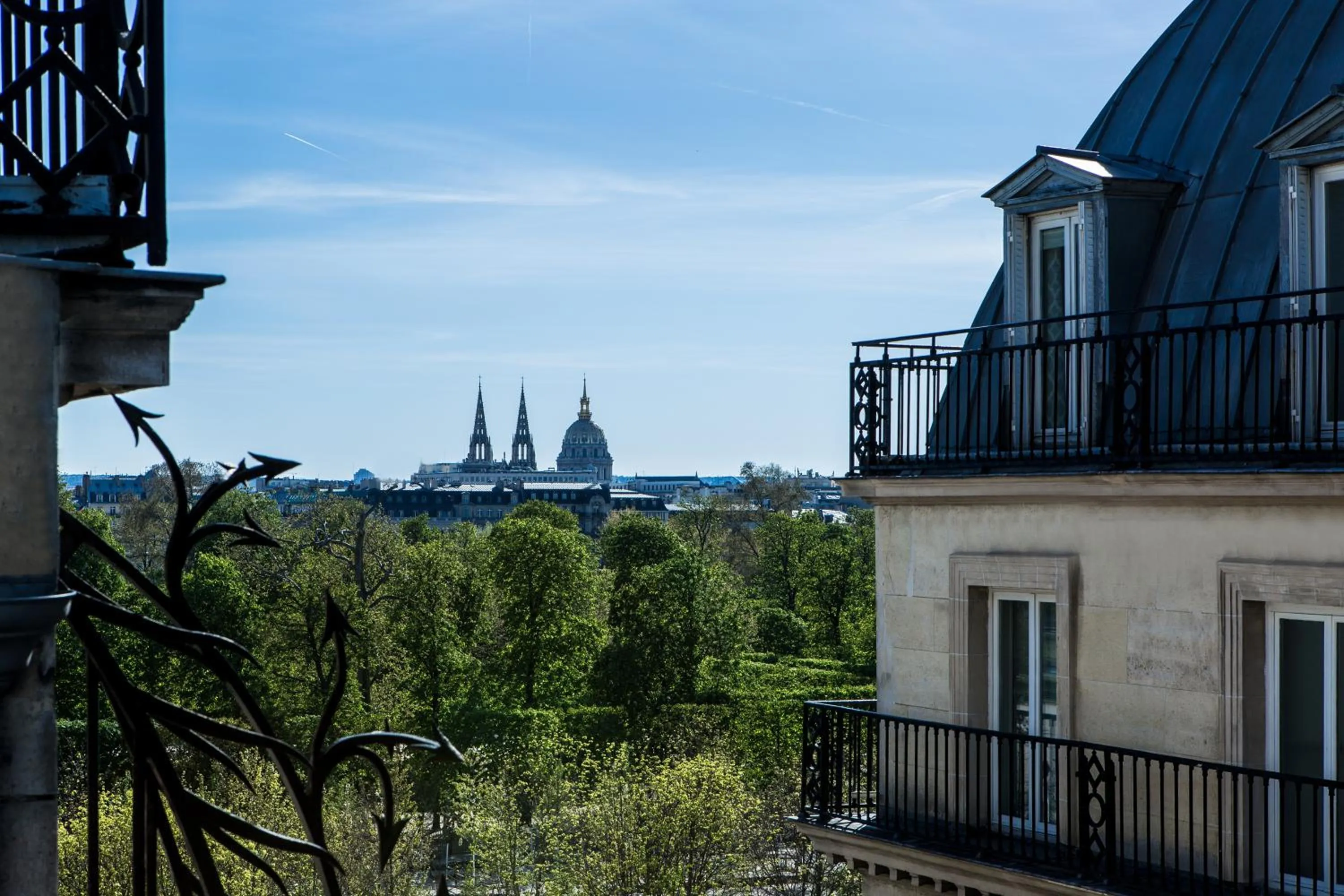 View (from property/room) in Hôtel La Tamise - Esprit de France
