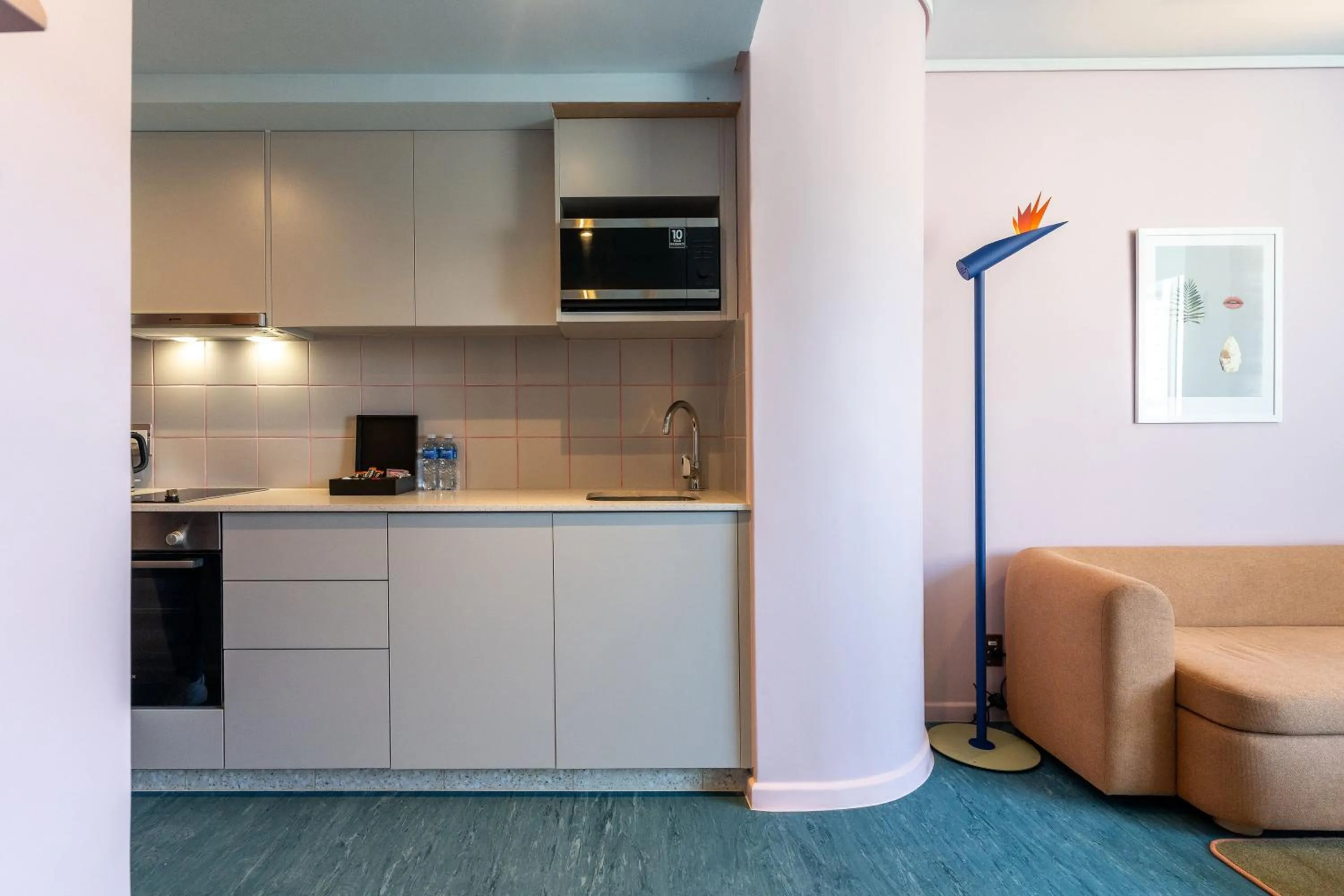 Kitchen or kitchenette in The Tropicana Hotel