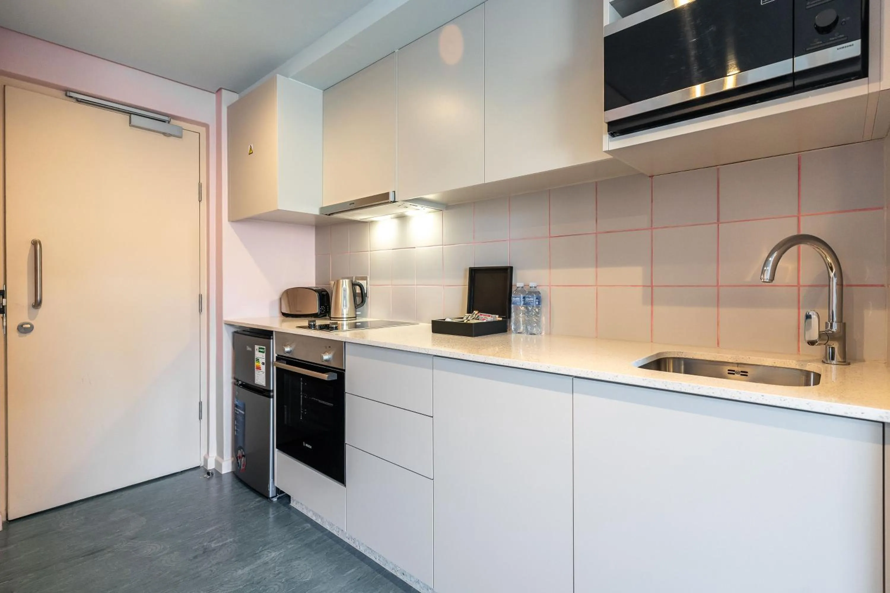 Kitchen or kitchenette in The Tropicana Hotel