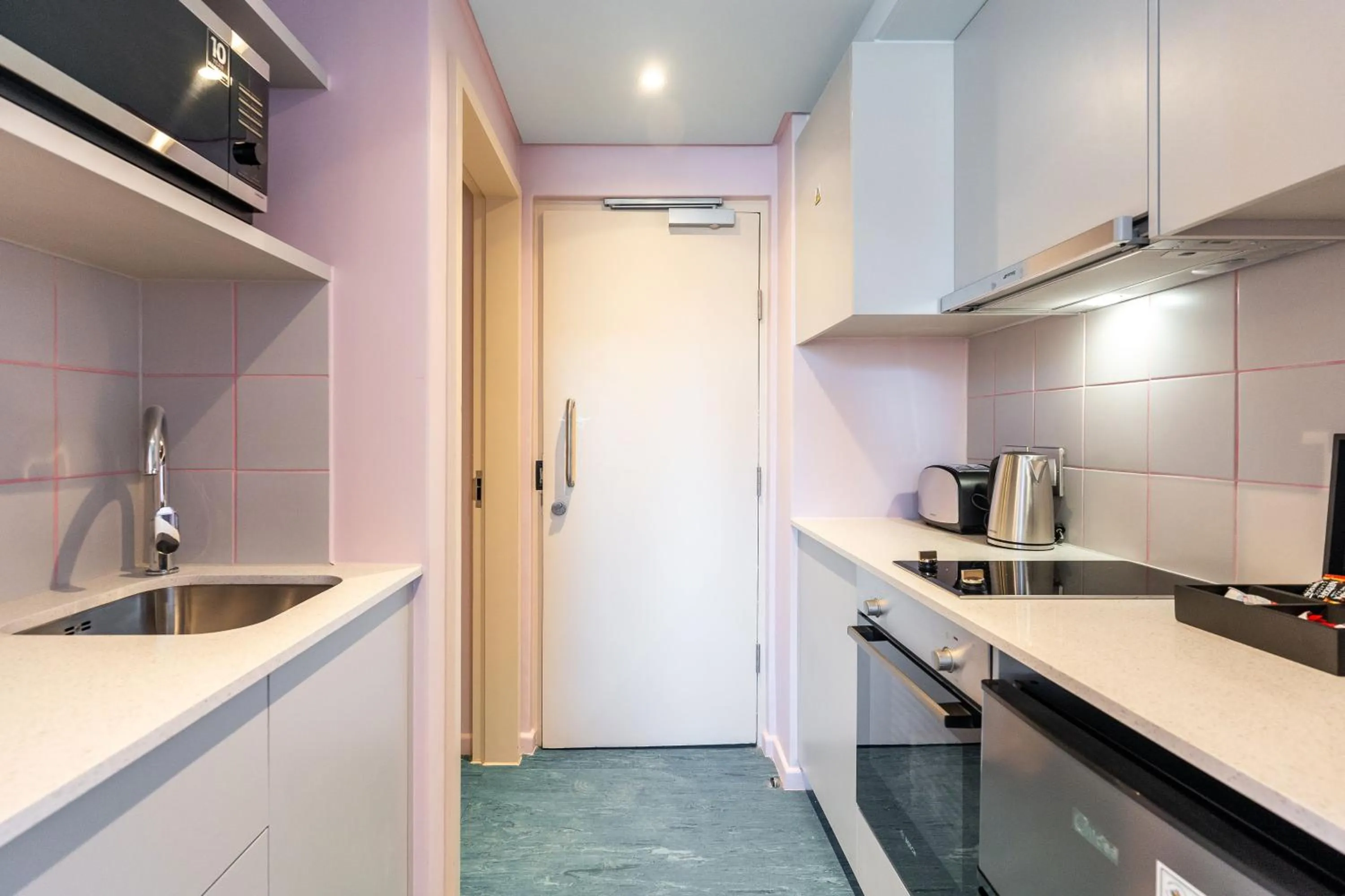 Kitchen or kitchenette in The Tropicana Hotel