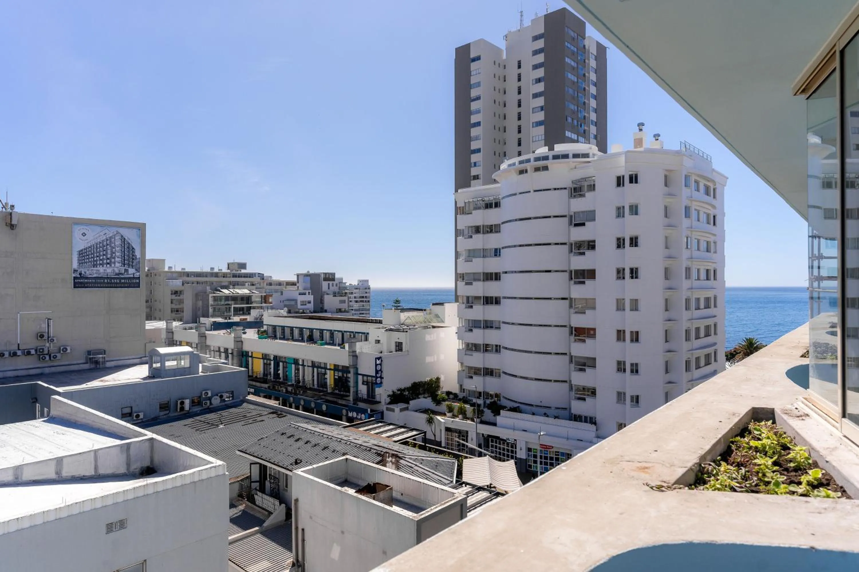 Neighbourhood in The Tropicana Hotel