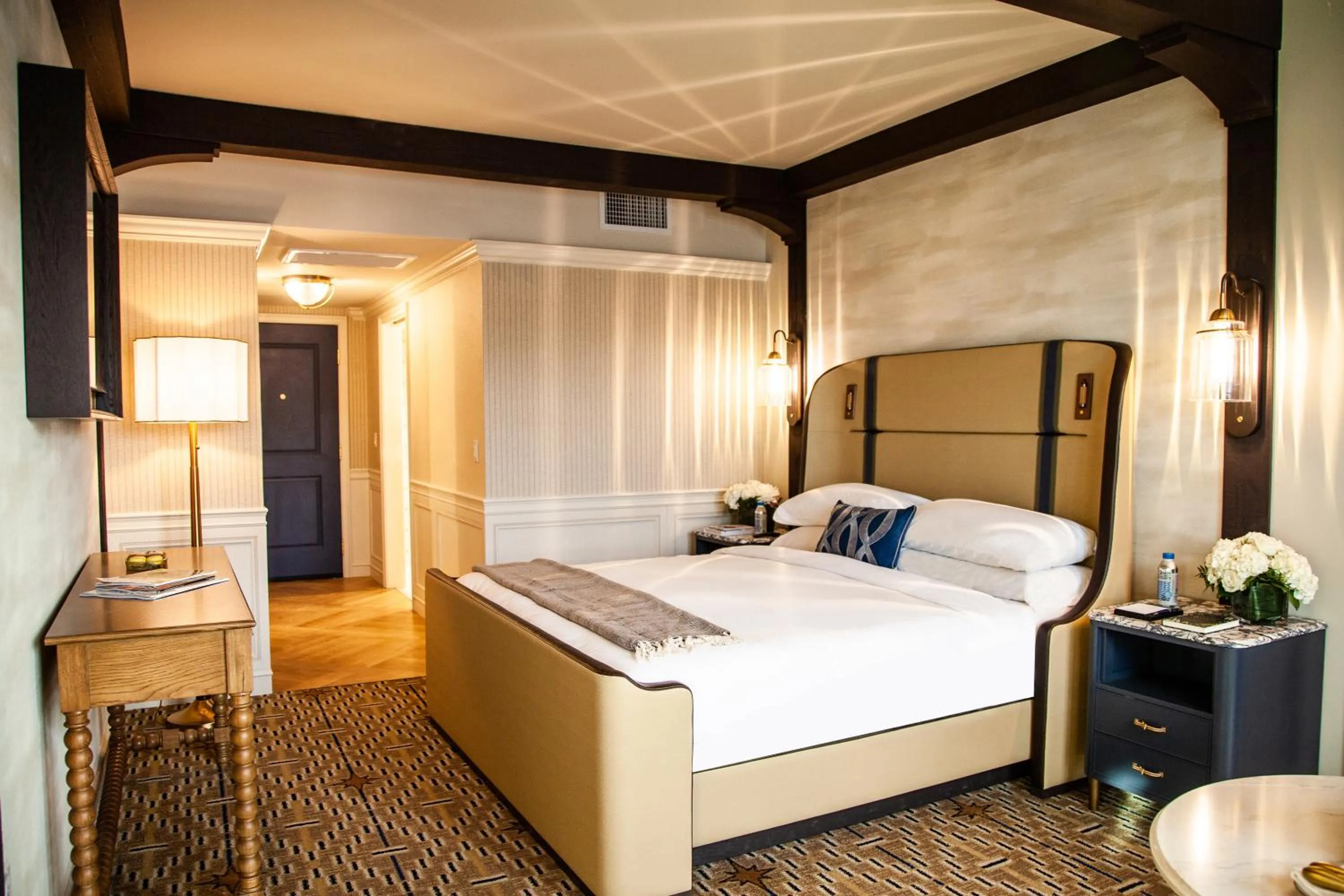 Deluxe King Room in Delamar Mystic