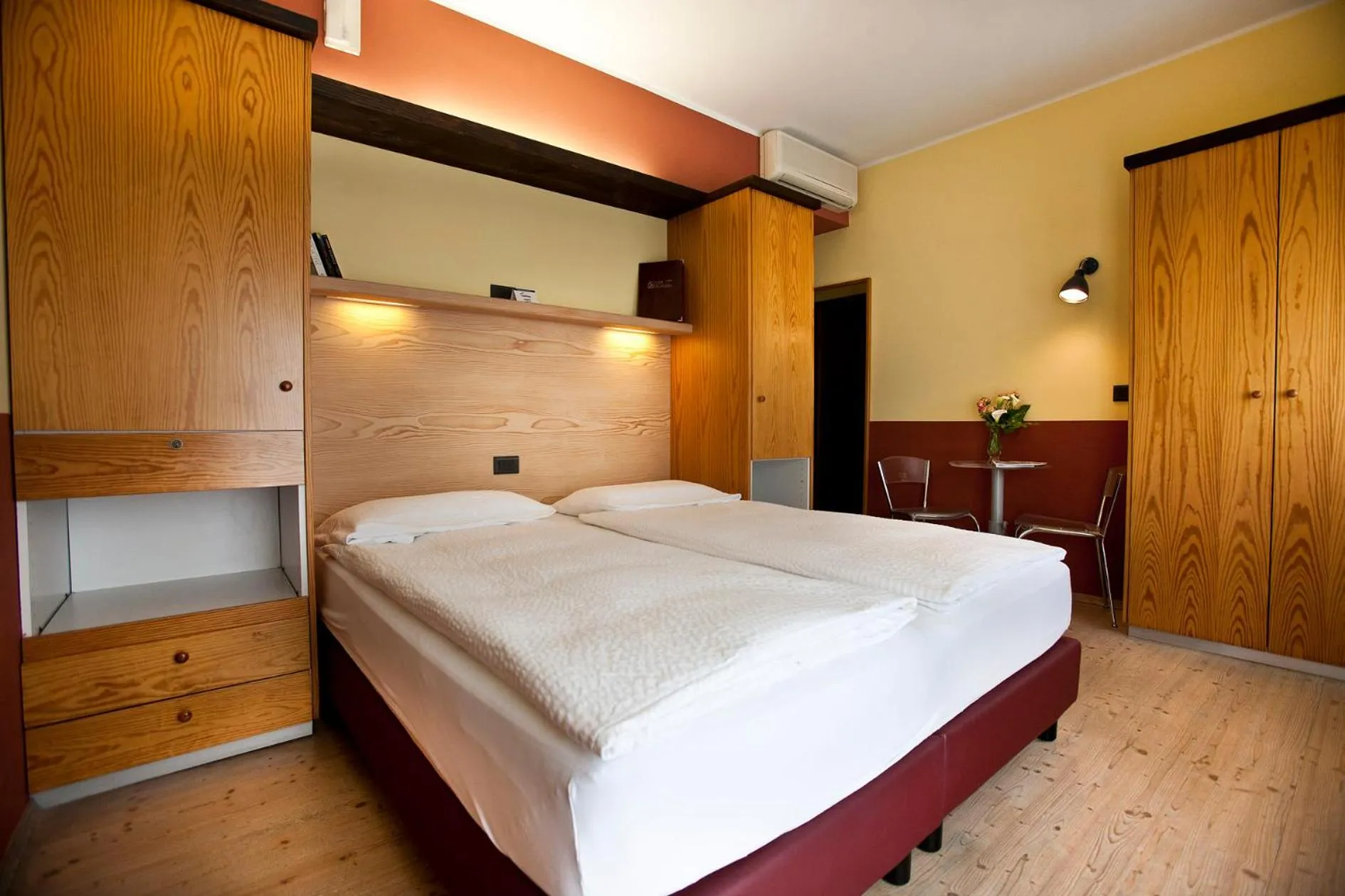 Bedroom, Bed in Hotel Luna Rossa