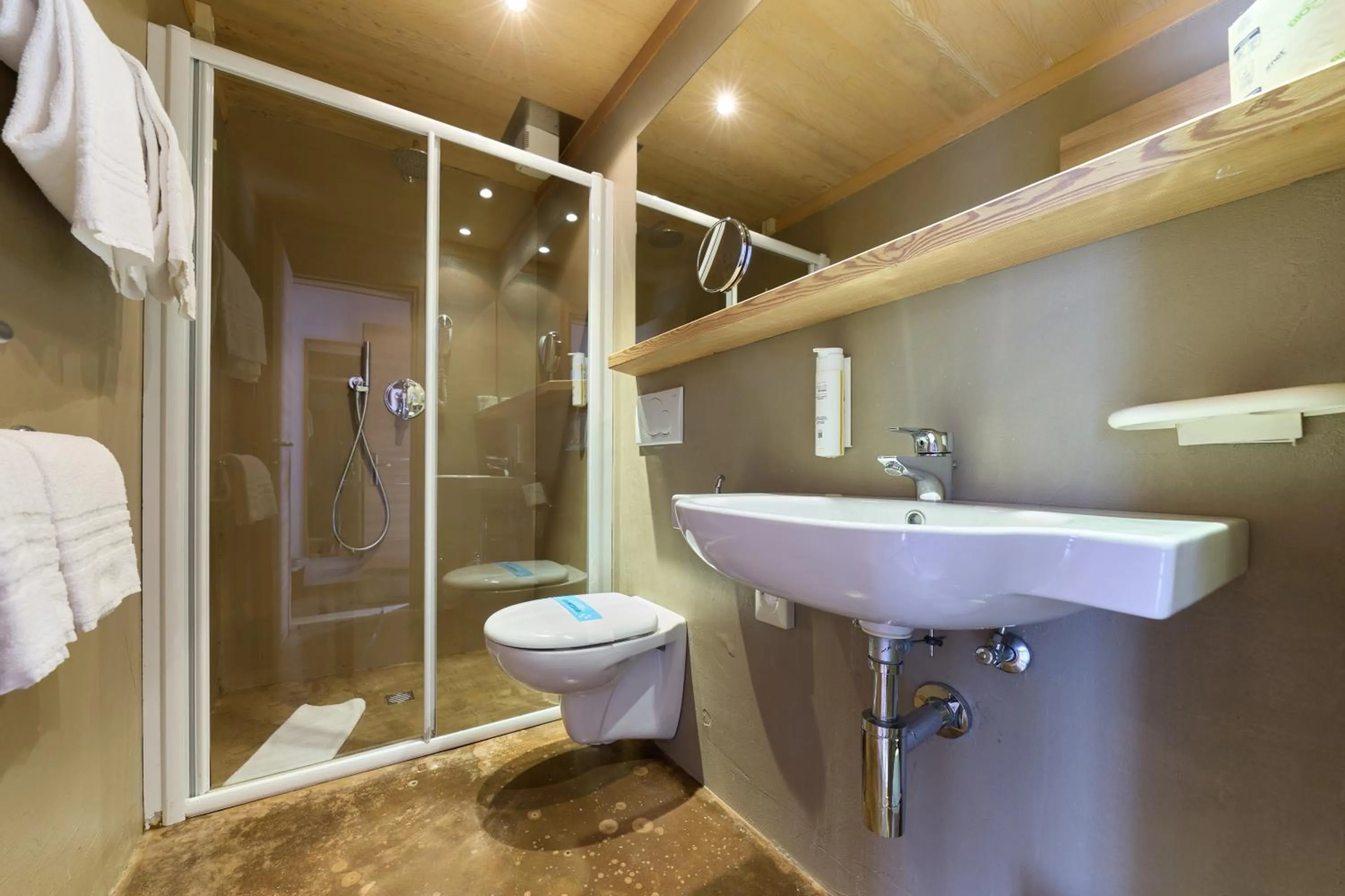 Bathroom in Hotel Luna Rossa