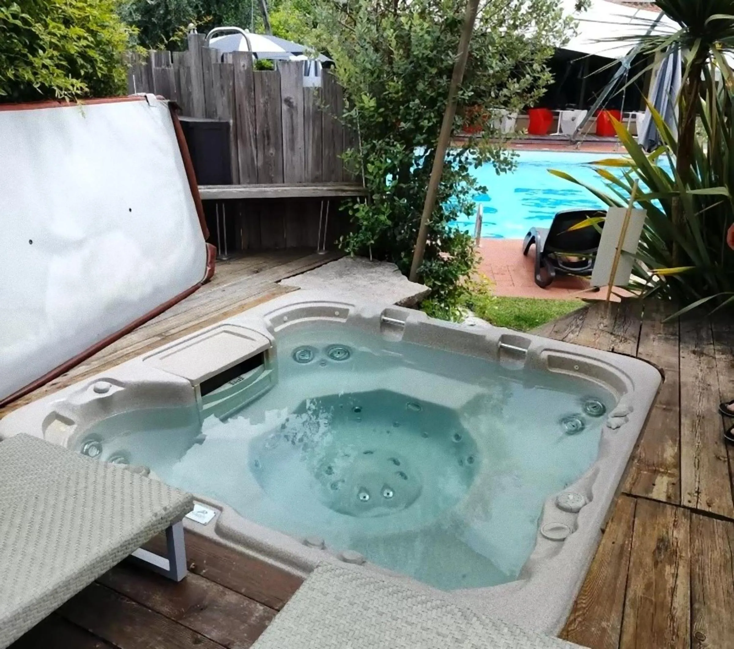 Hot Tub in Hotel Luna Rossa