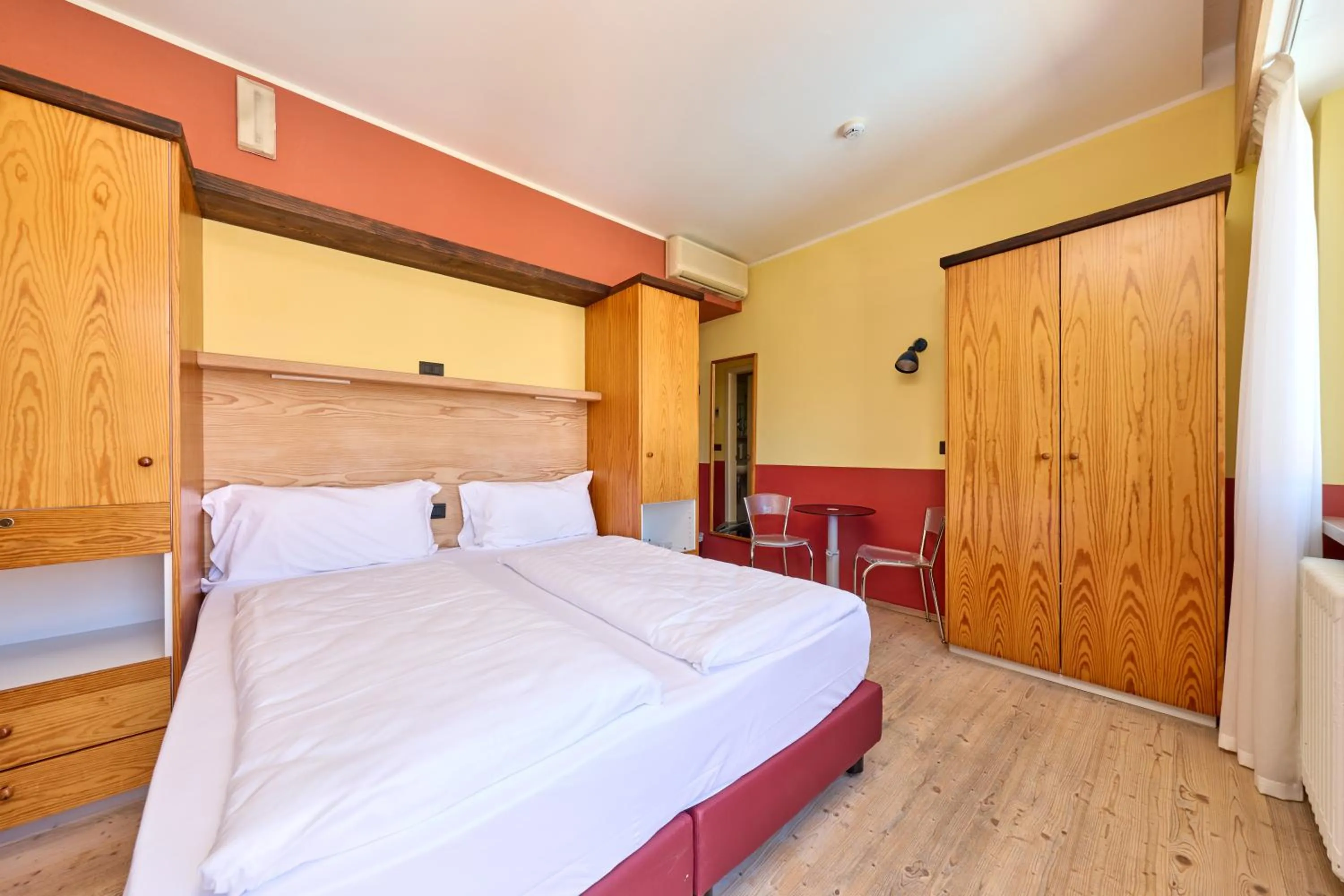 Photo of the whole room, Bed in Hotel Luna Rossa