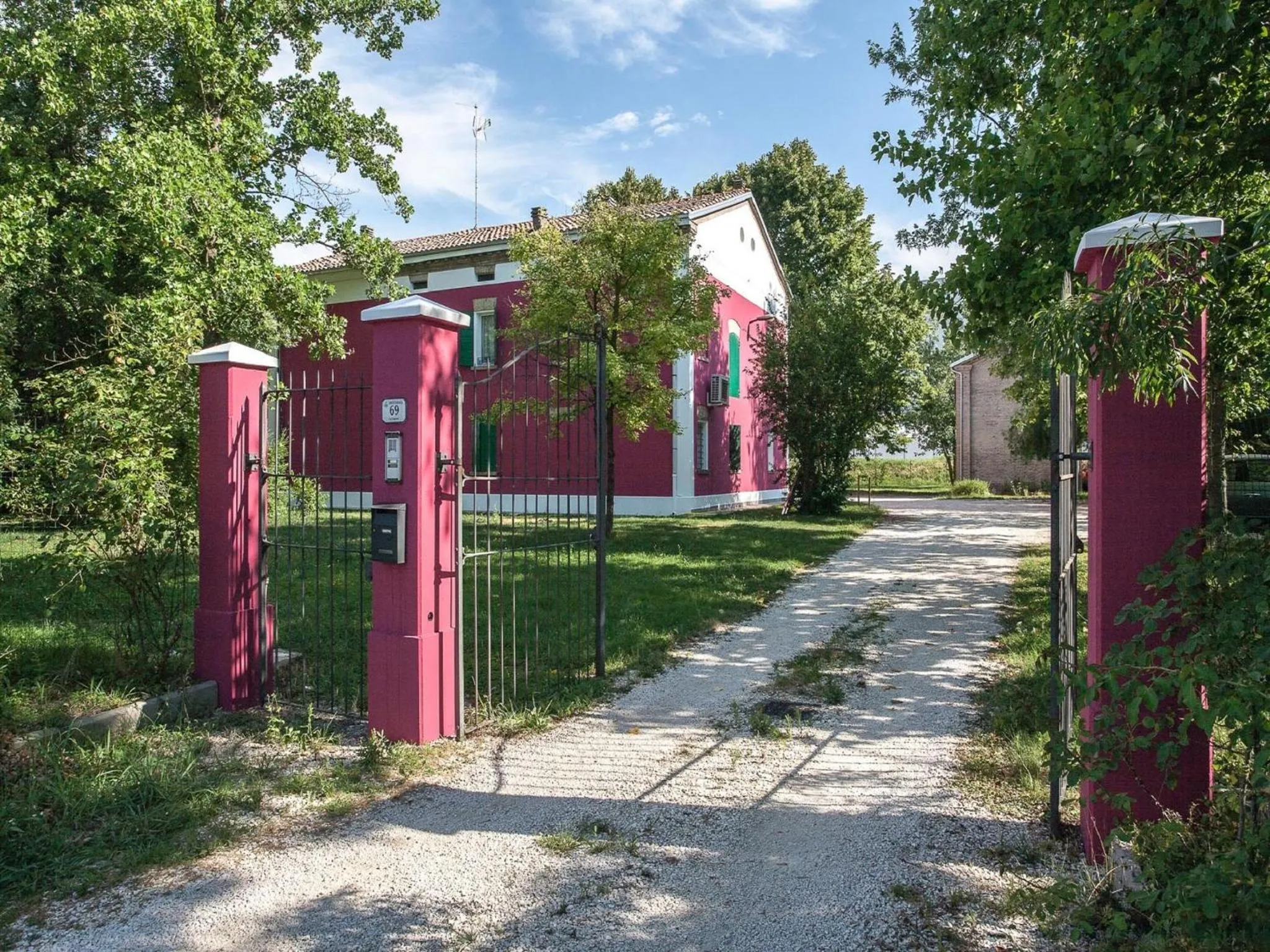 Street view in Villa Camurana