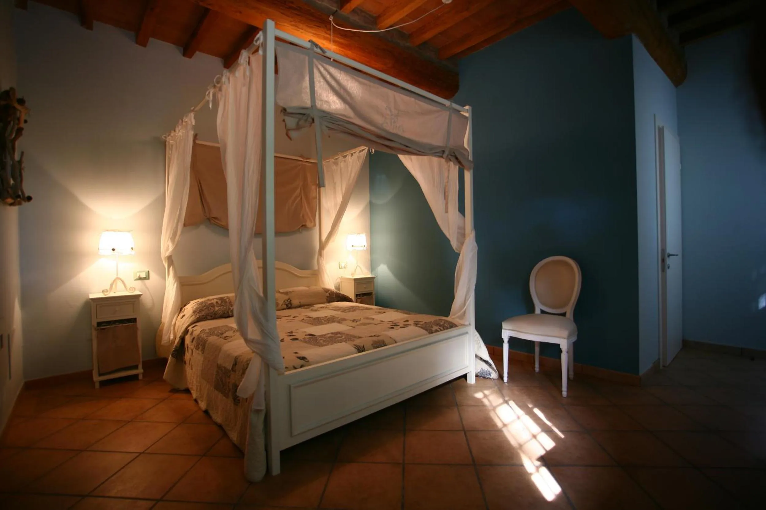 Photo of the whole room, Bed in Villa Camurana