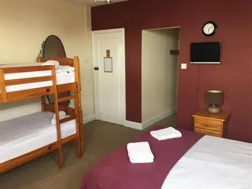 Bedroom, Bed in The Kings Arms Bedroom, Bed in The Kings Arms