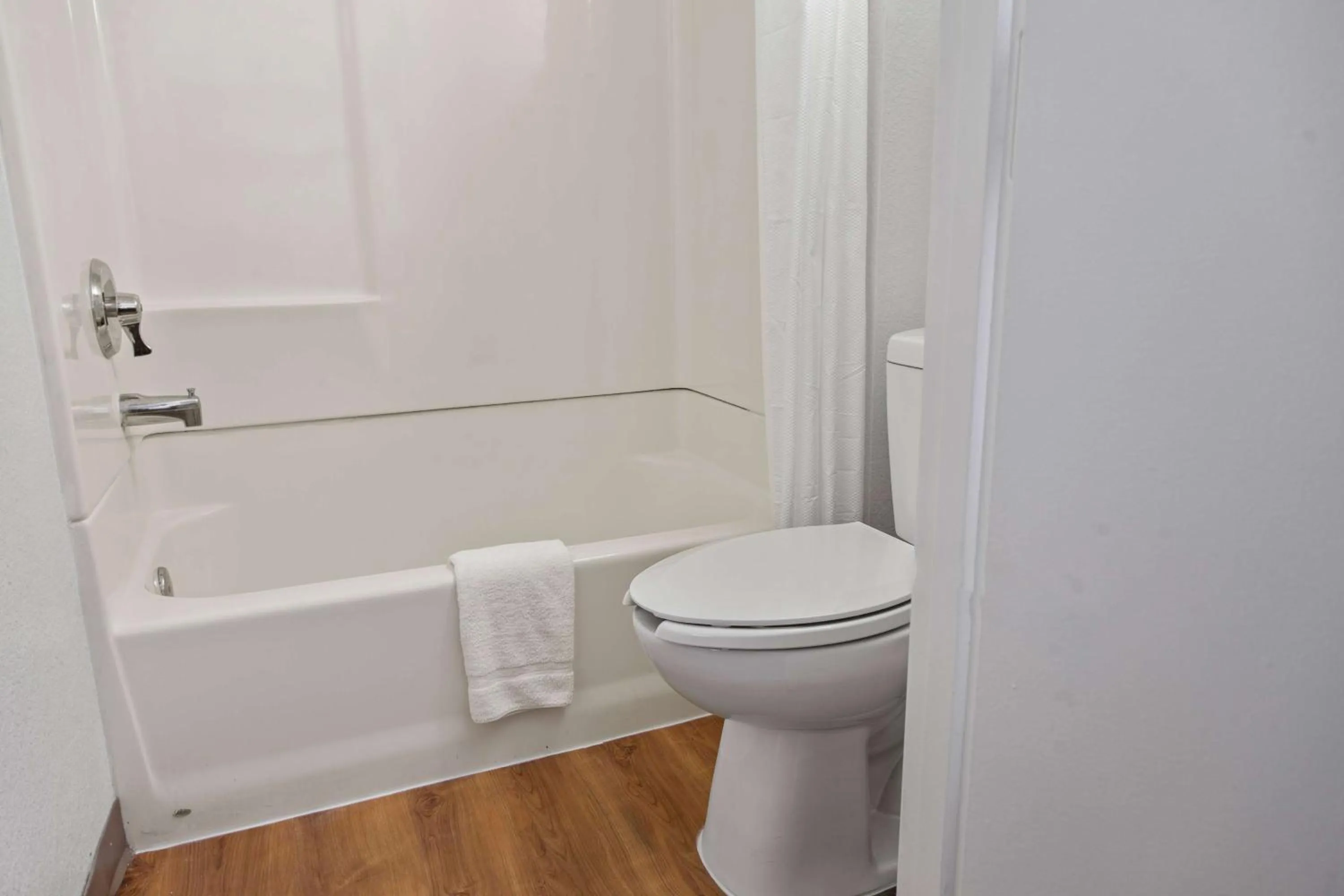 Bathroom in Studio 6 San Luis Obispo, CA South