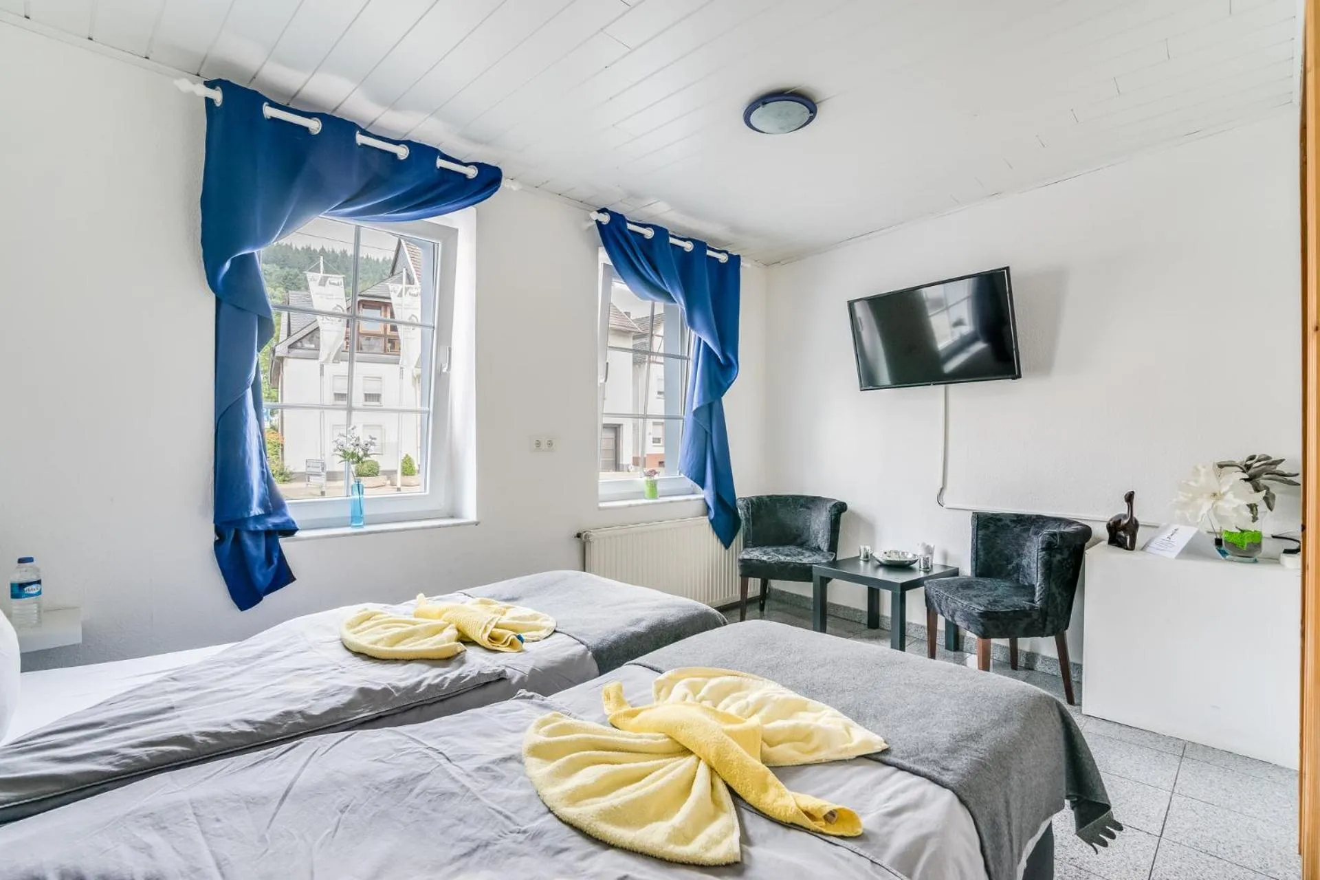 Photo of the whole room, Bed in Nurburgring Rooms Pinocchio