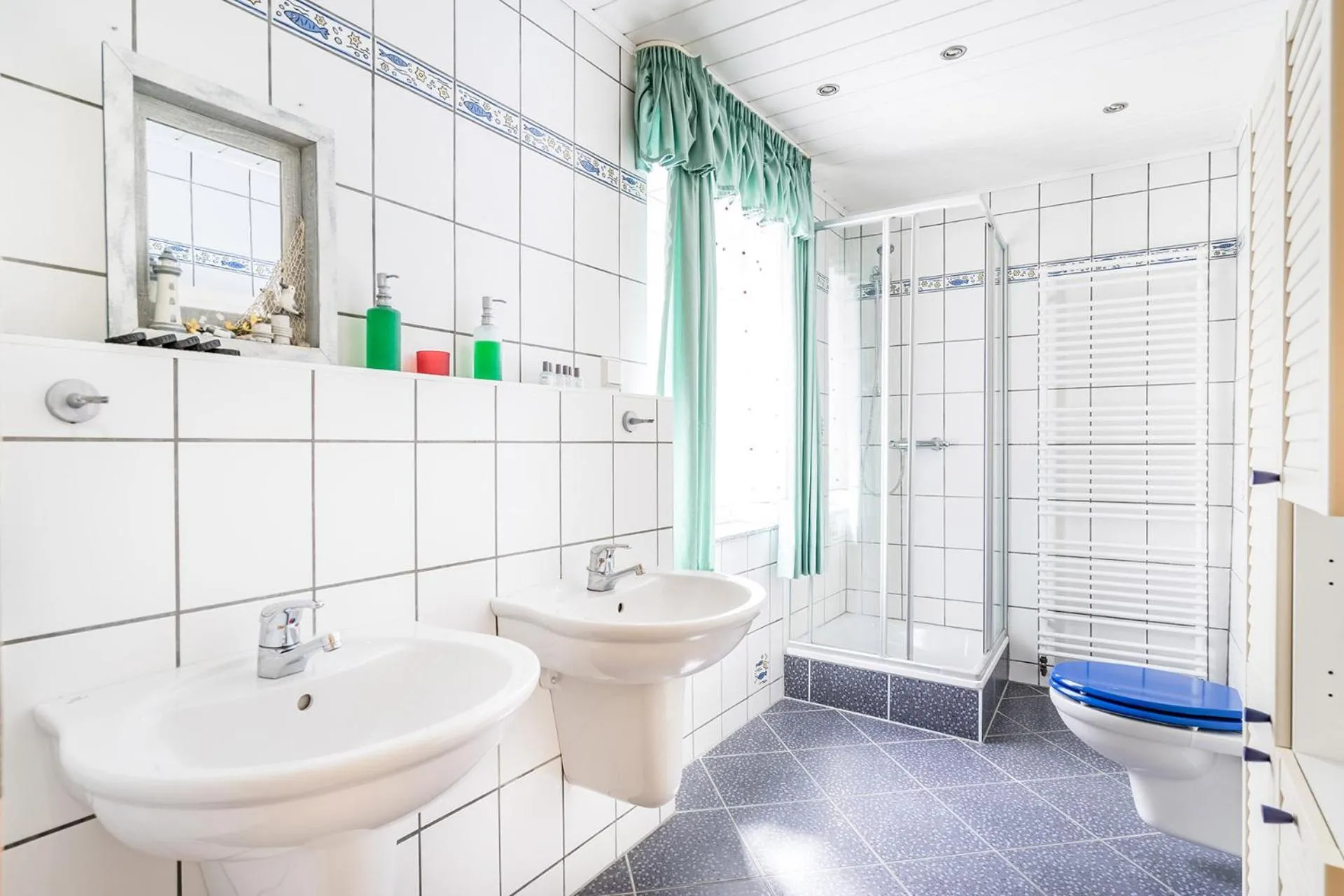 Shower in Nurburgring Rooms Pinocchio