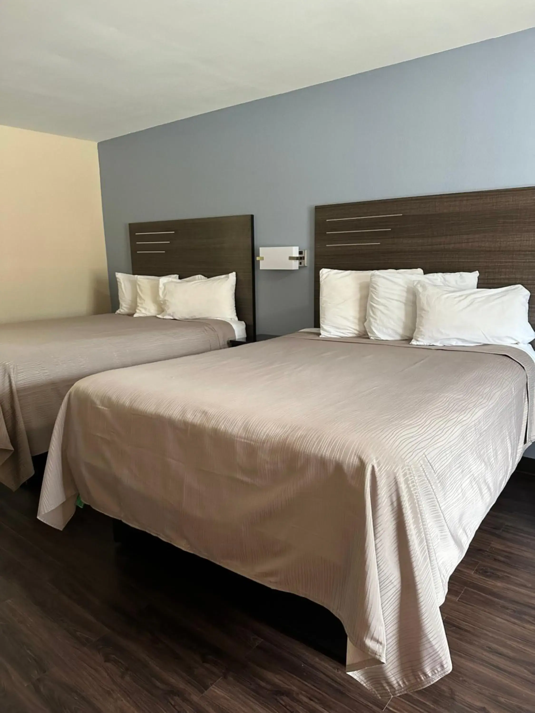 Standard Double Room in Express inn Hartselle Standard Double Room in Express inn Hartselle