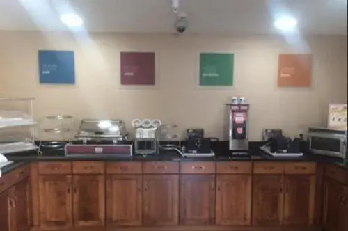 Restaurant/places to eat in Comfort Inn & Suites Restaurant/places to eat in Comfort Inn & Suites