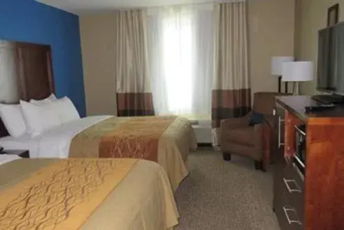 Bedroom, Bed in Comfort Inn & Suites Bedroom, Bed in Comfort Inn & Suites