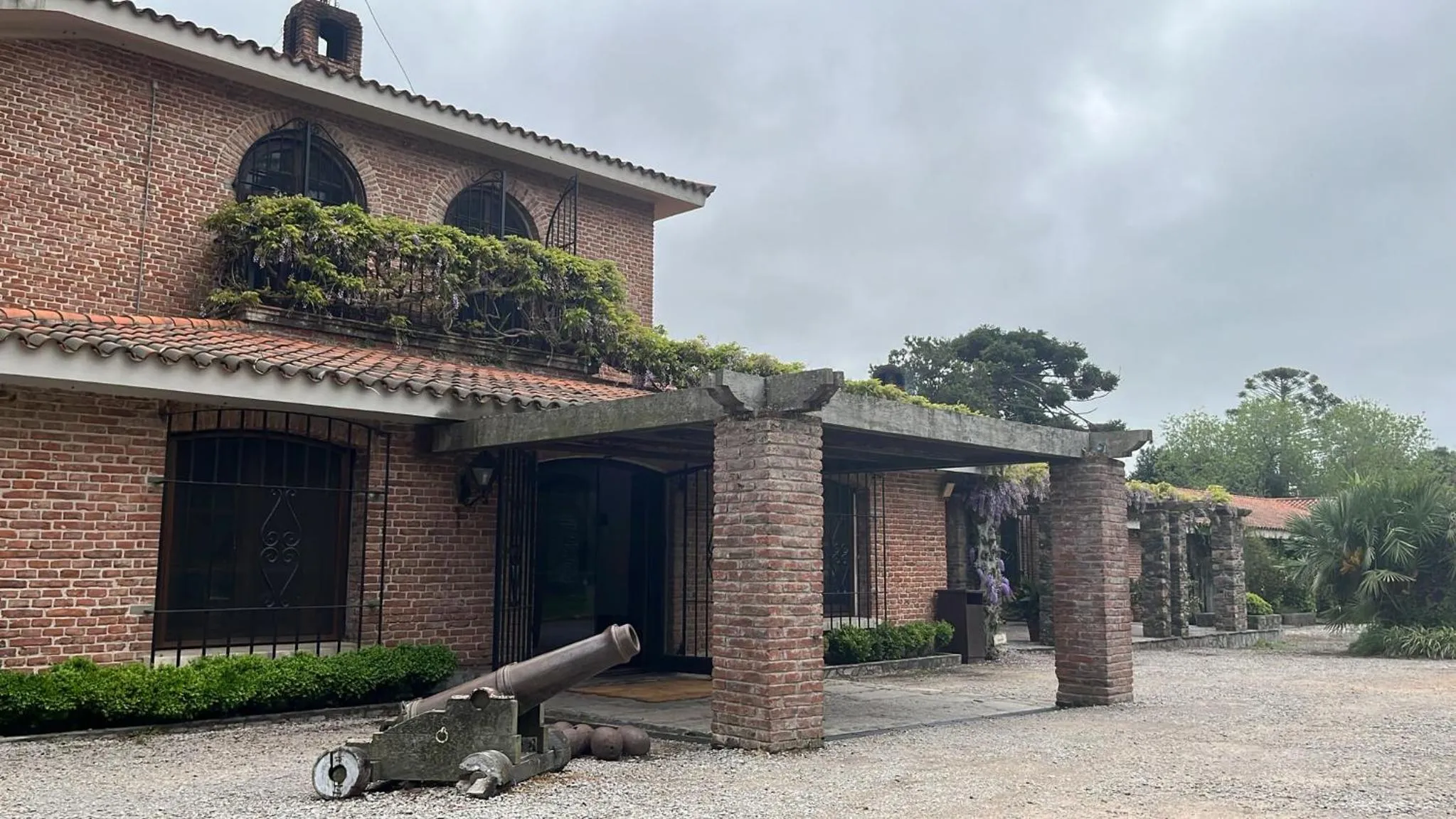 Property building in La Baguala