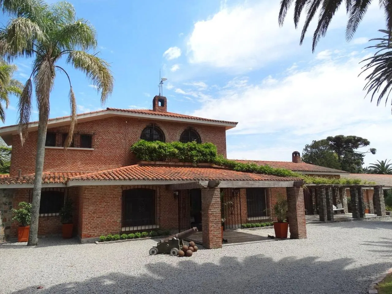 Property building in La Baguala
