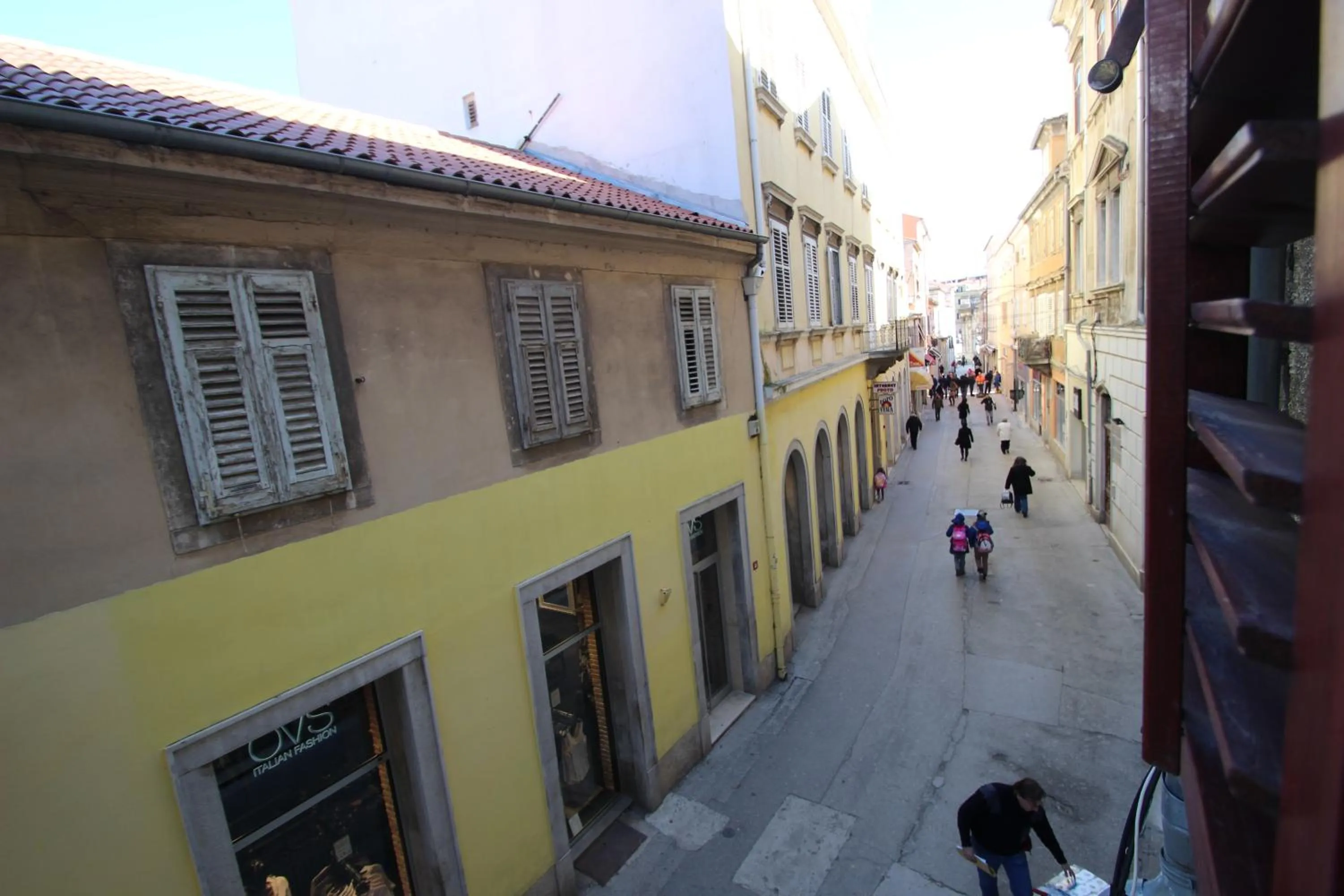 Neighbourhood in Top Center Rooms & Studio