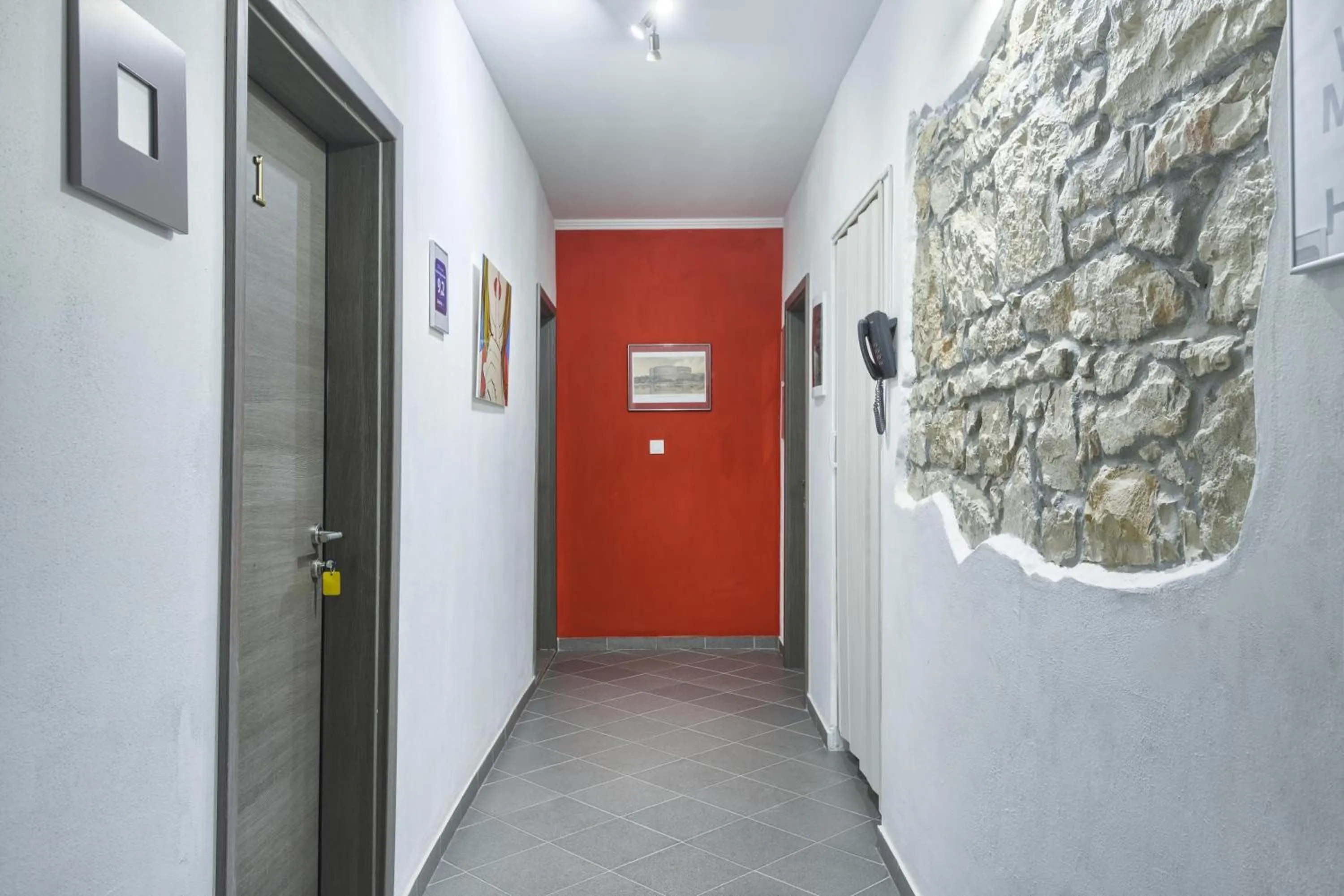 Decorative detail in Top Center Rooms & Studio