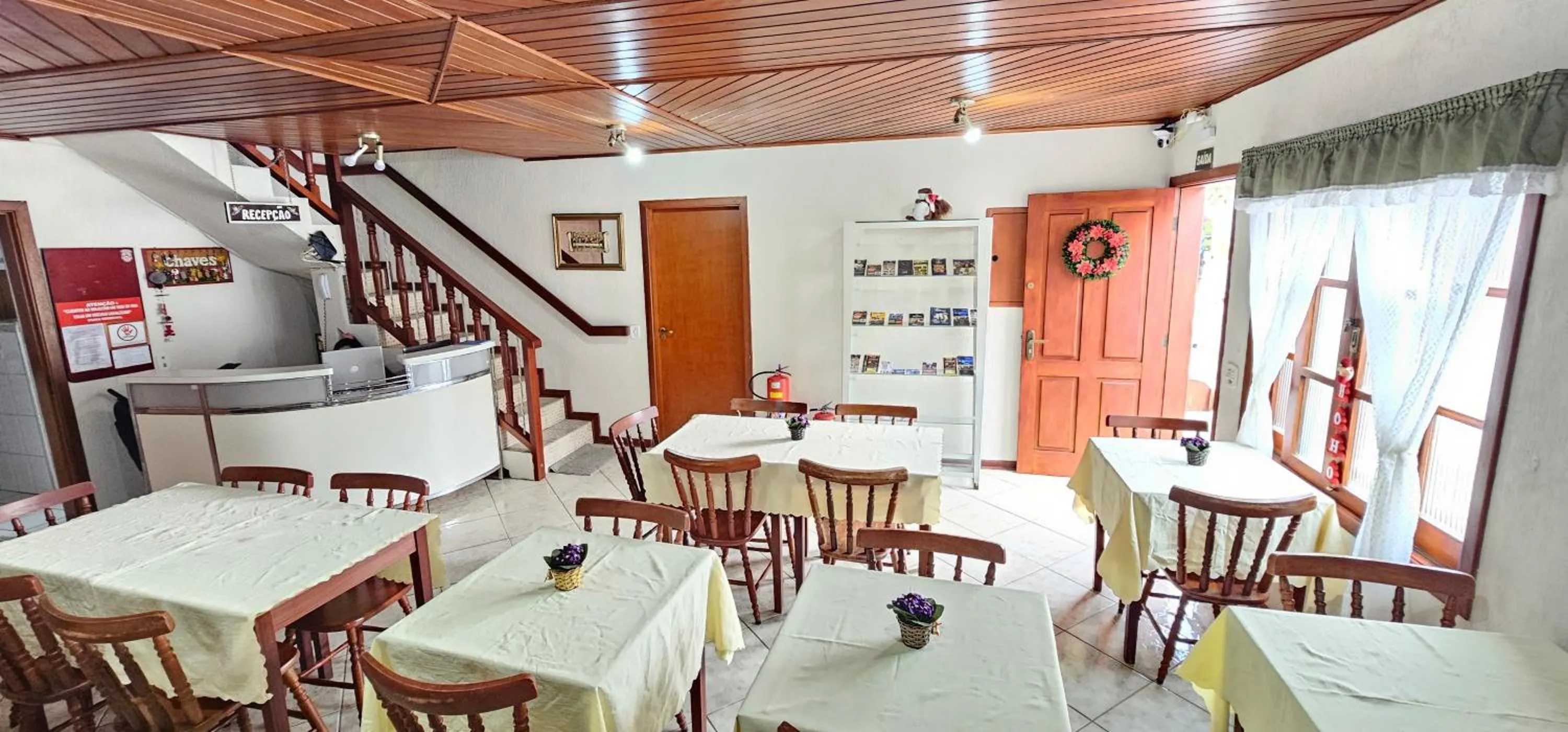 Restaurant/places to eat in Pousada D' Paula