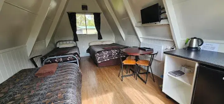 Queen Chalet in Westport Kiwi Holiday Park & Motels Queen Chalet in Westport Kiwi Holiday Park & Motels