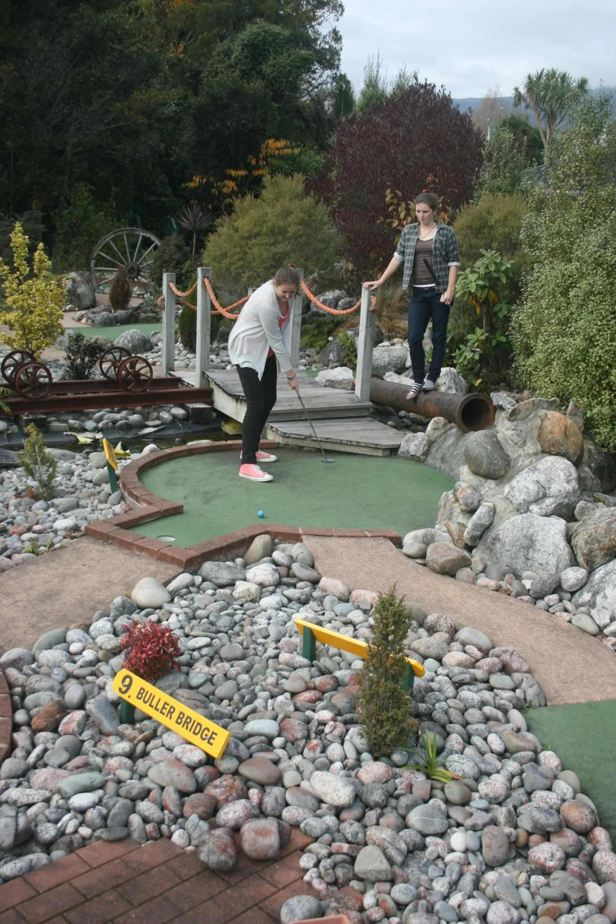 Minigolf in Westport Kiwi Holiday Park & Motels