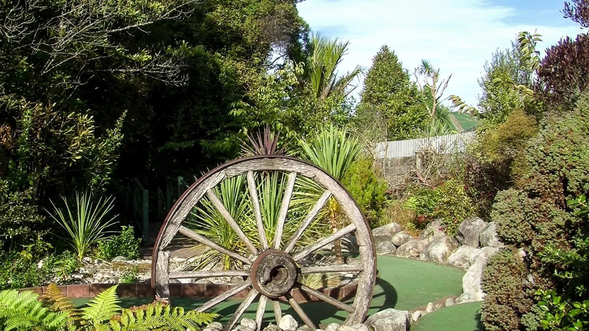 Minigolf in Westport Kiwi Holiday Park & Motels