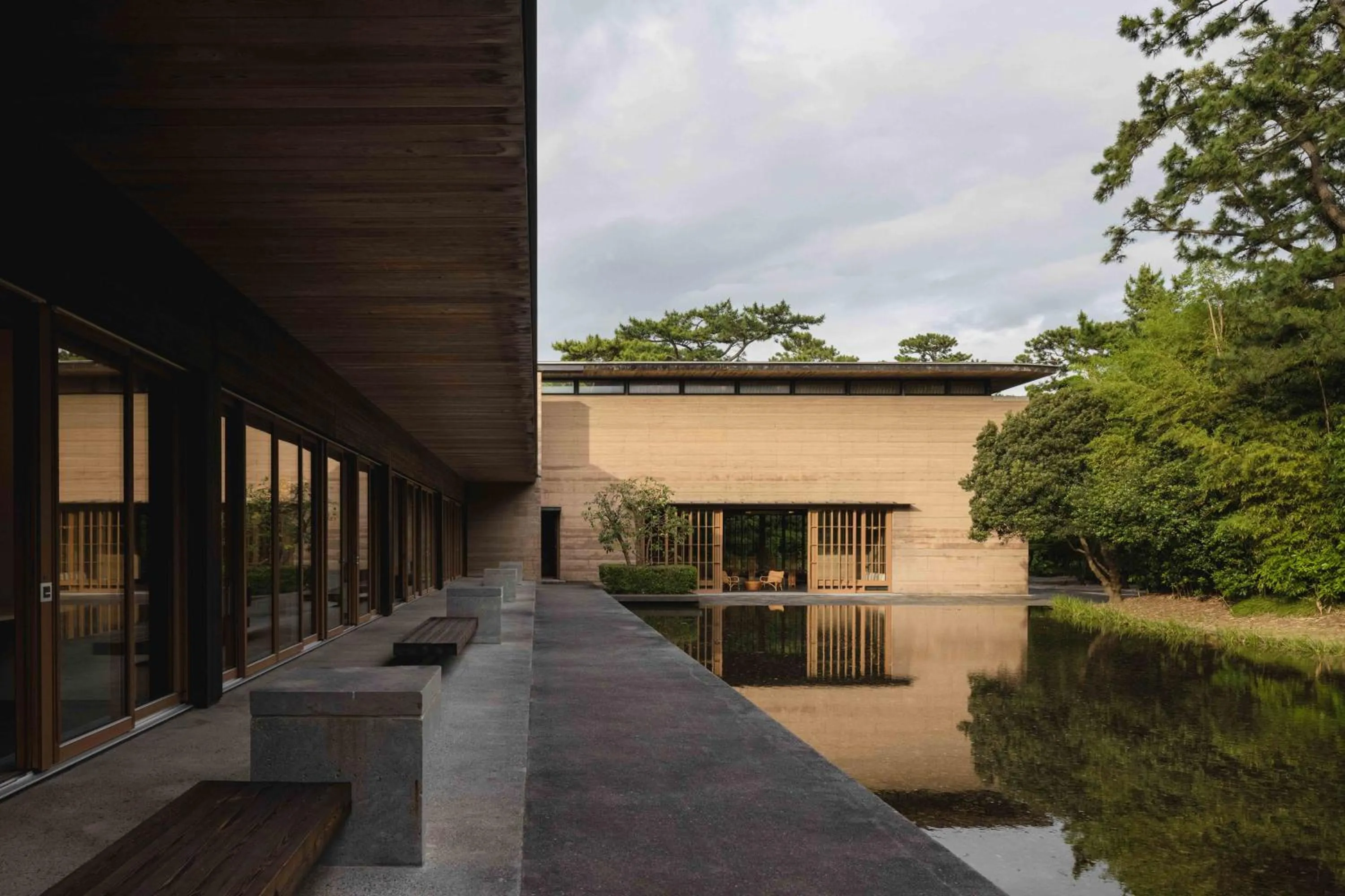 Property building in Numazu Club