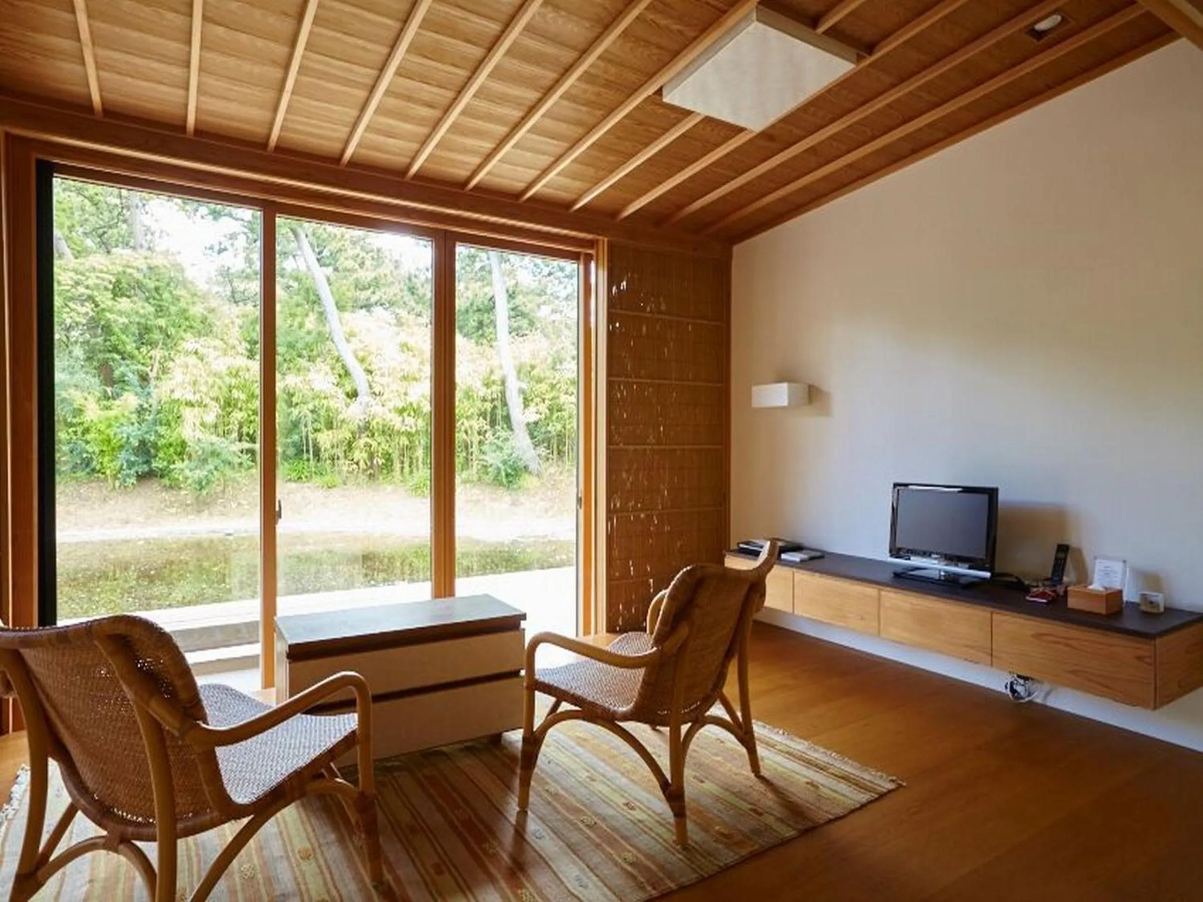 Photo of the whole room in Numazu Club