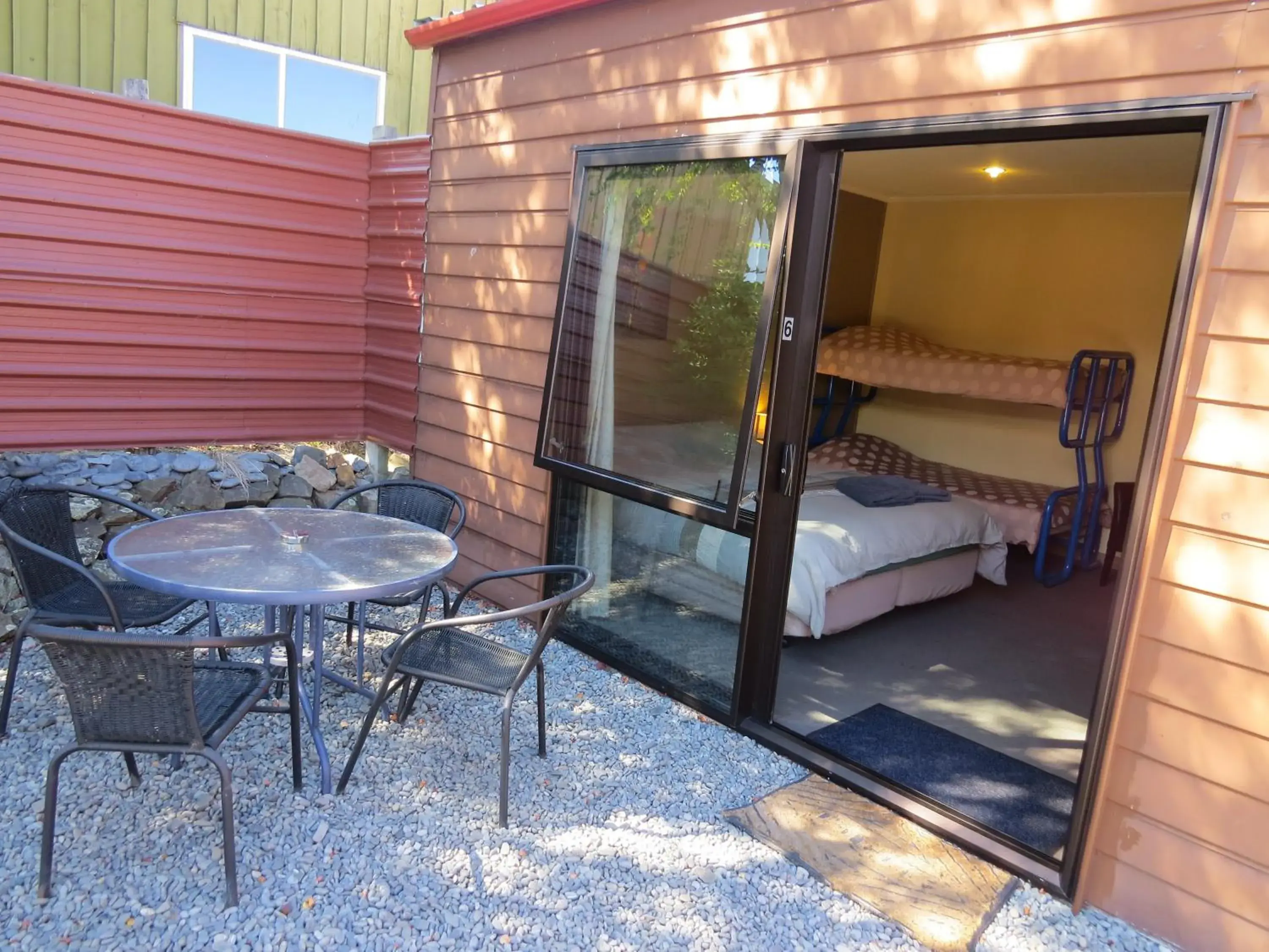 Ensuite Room in Hanmer Backpackers Ensuite Room in Hanmer Backpackers