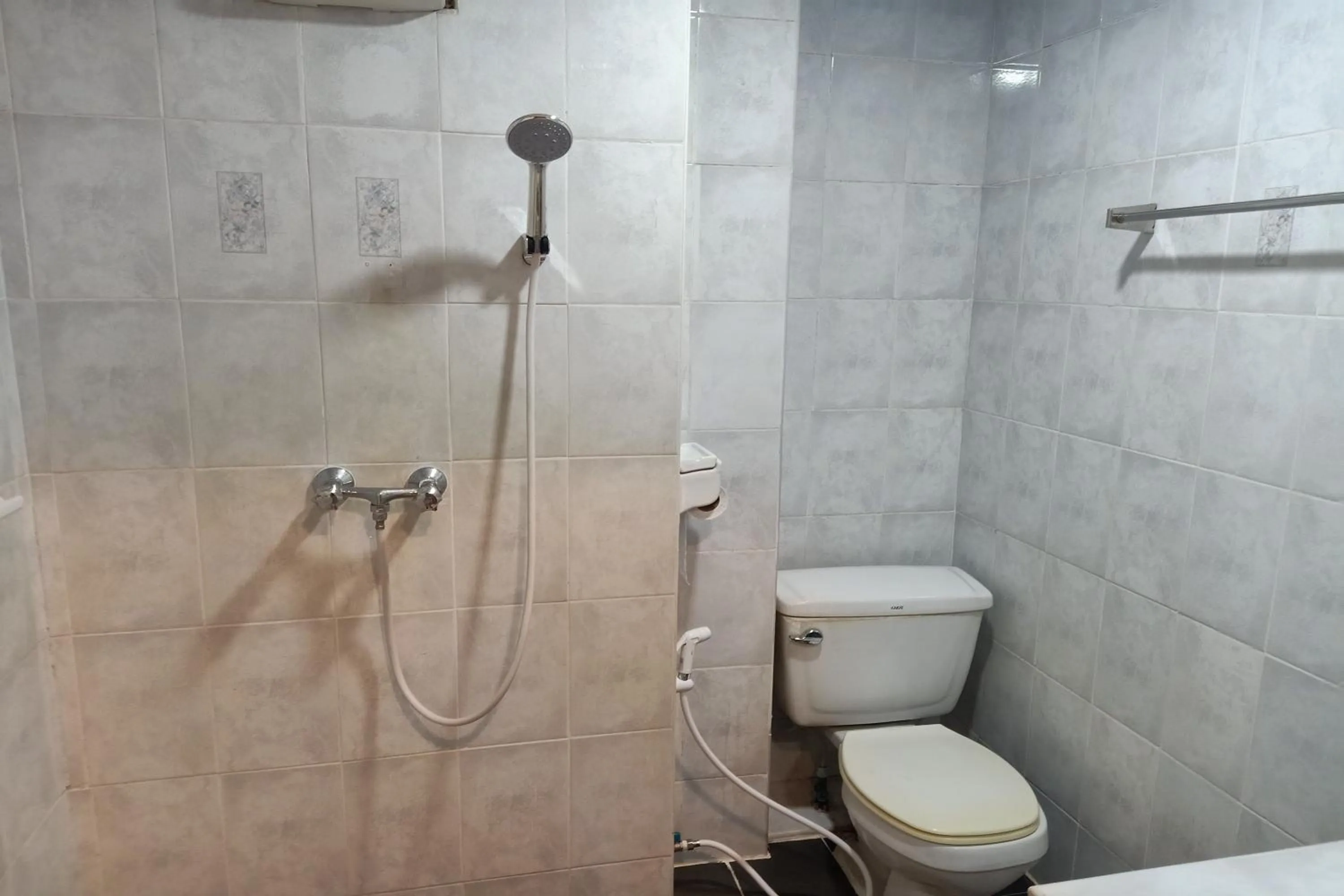 Shower in Phayao Northern Lake Hotel