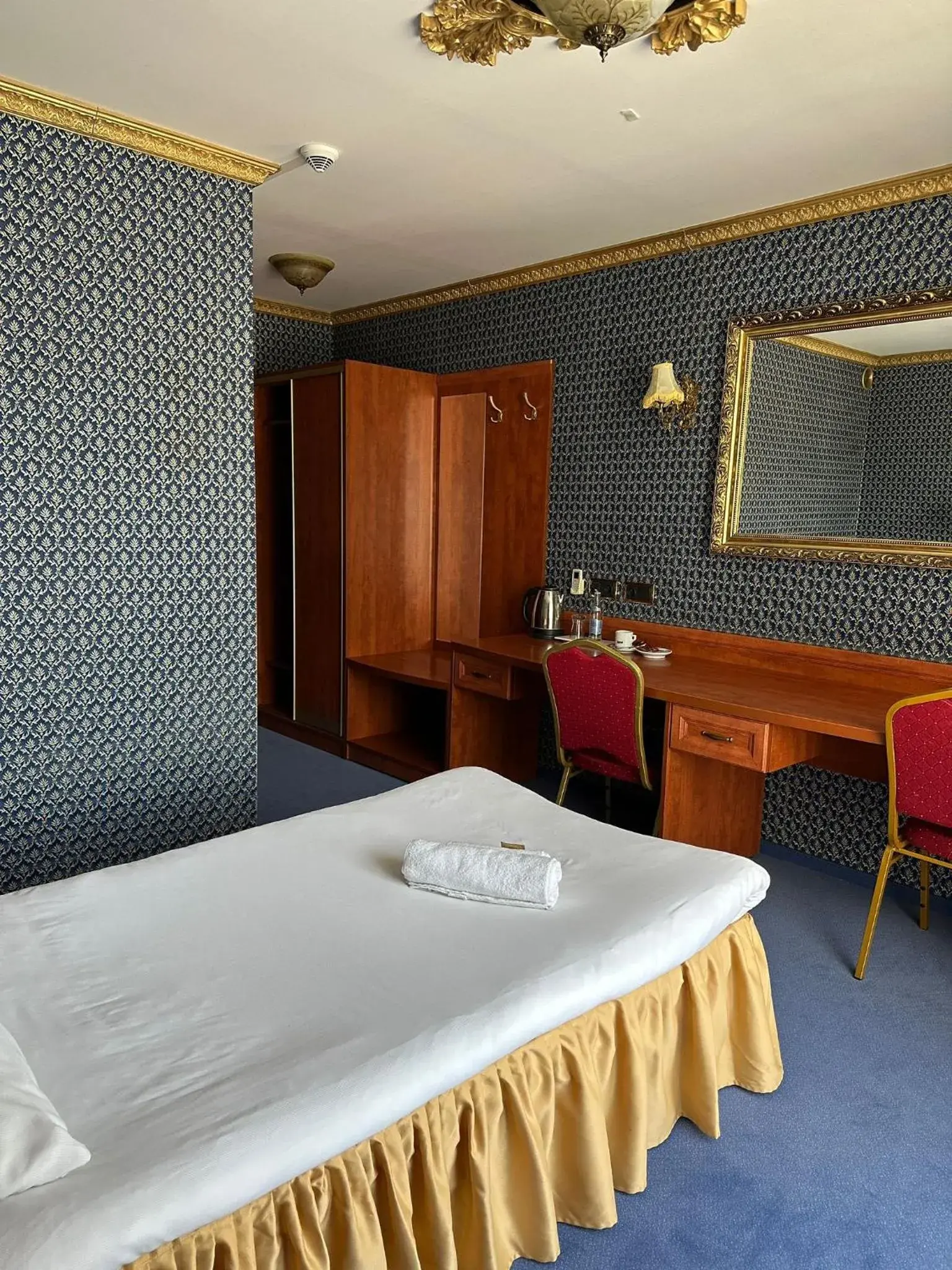 Single Room with Private Bathroom in Szafir Single Room with Private Bathroom in Szafir