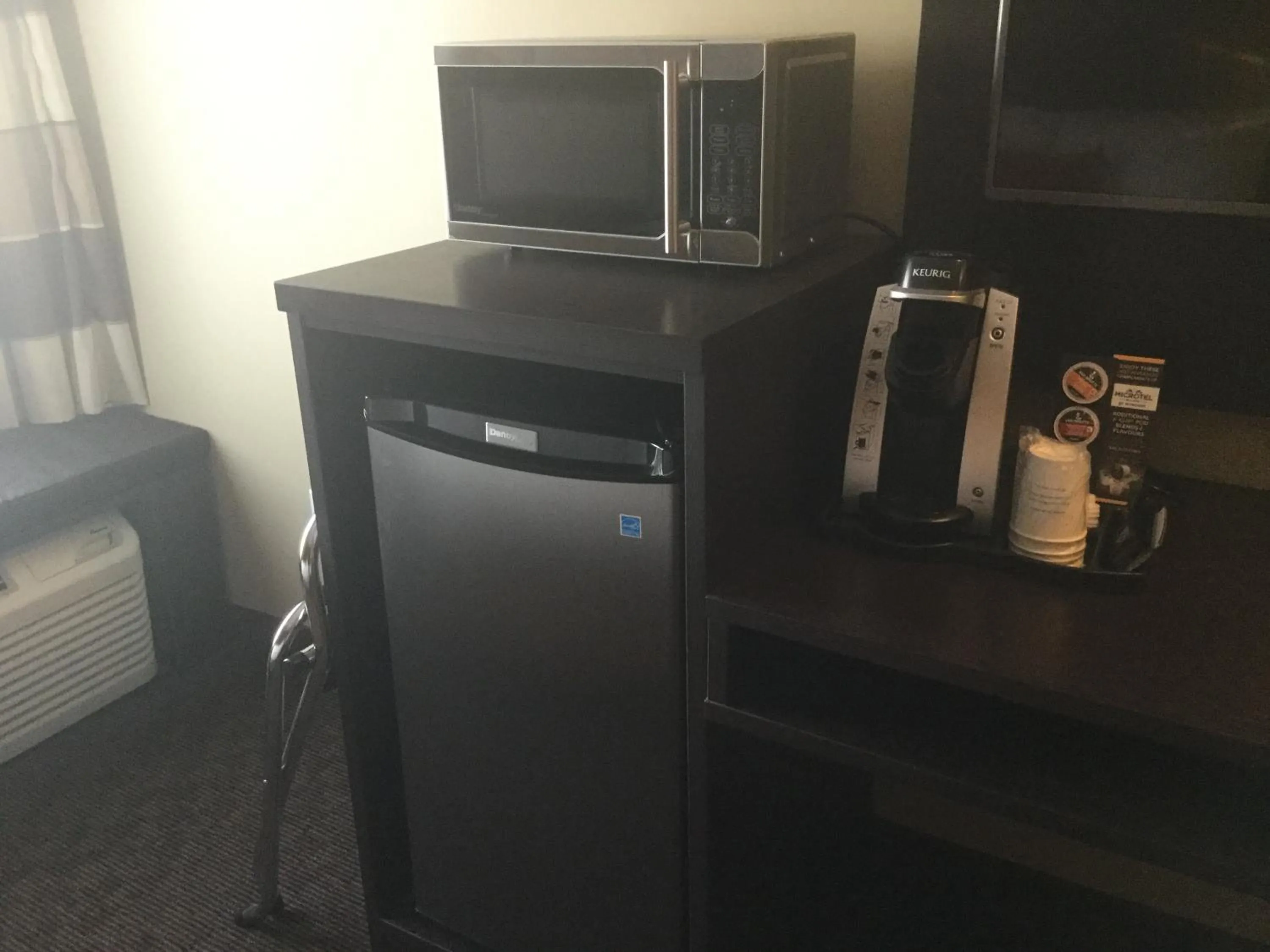 Coffee/tea facilities in Microtel Inn & Suites by Wyndham Whitecourt