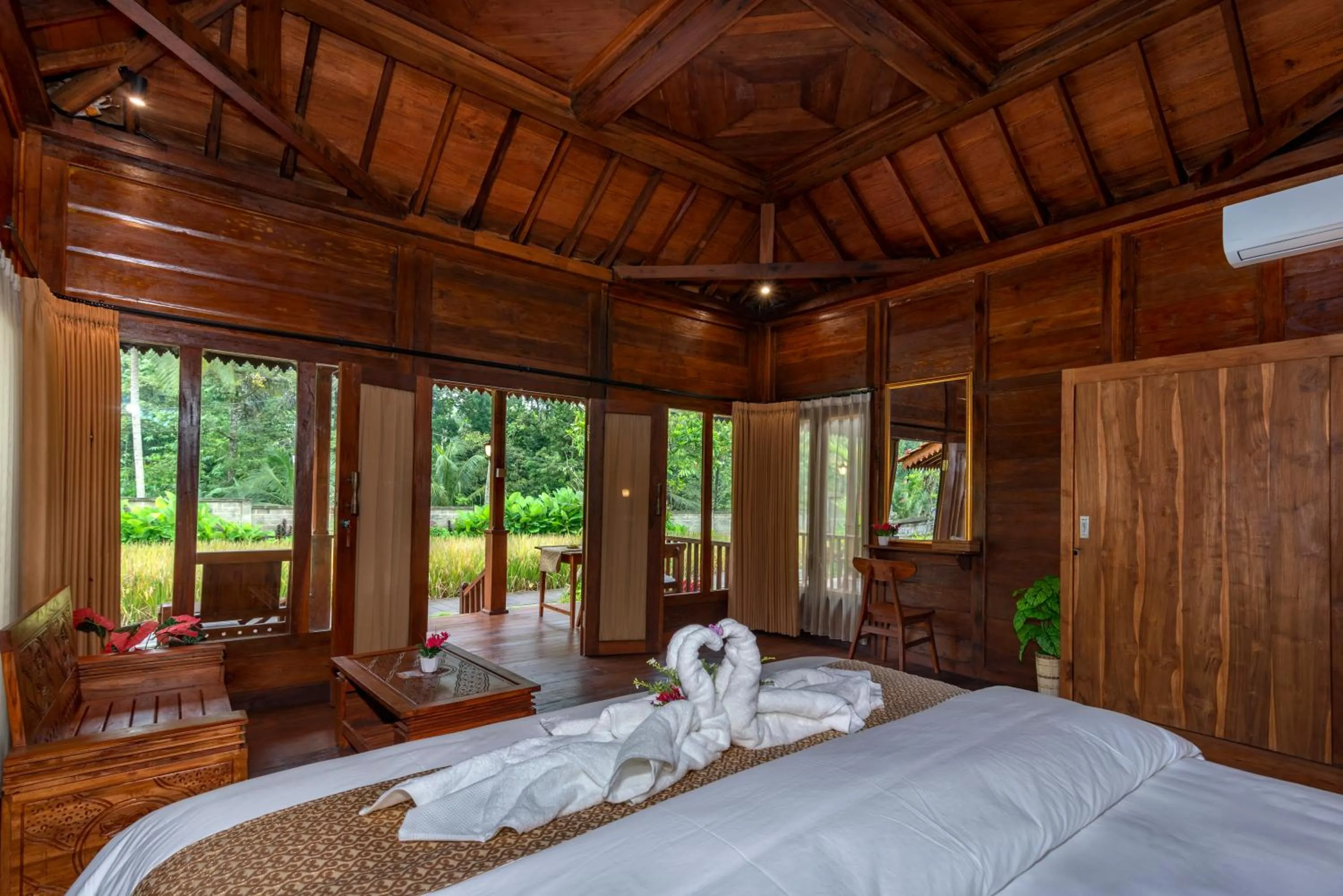 Bed in Uma Ulun Dugul Ubud by Dhananjaya Hospitality