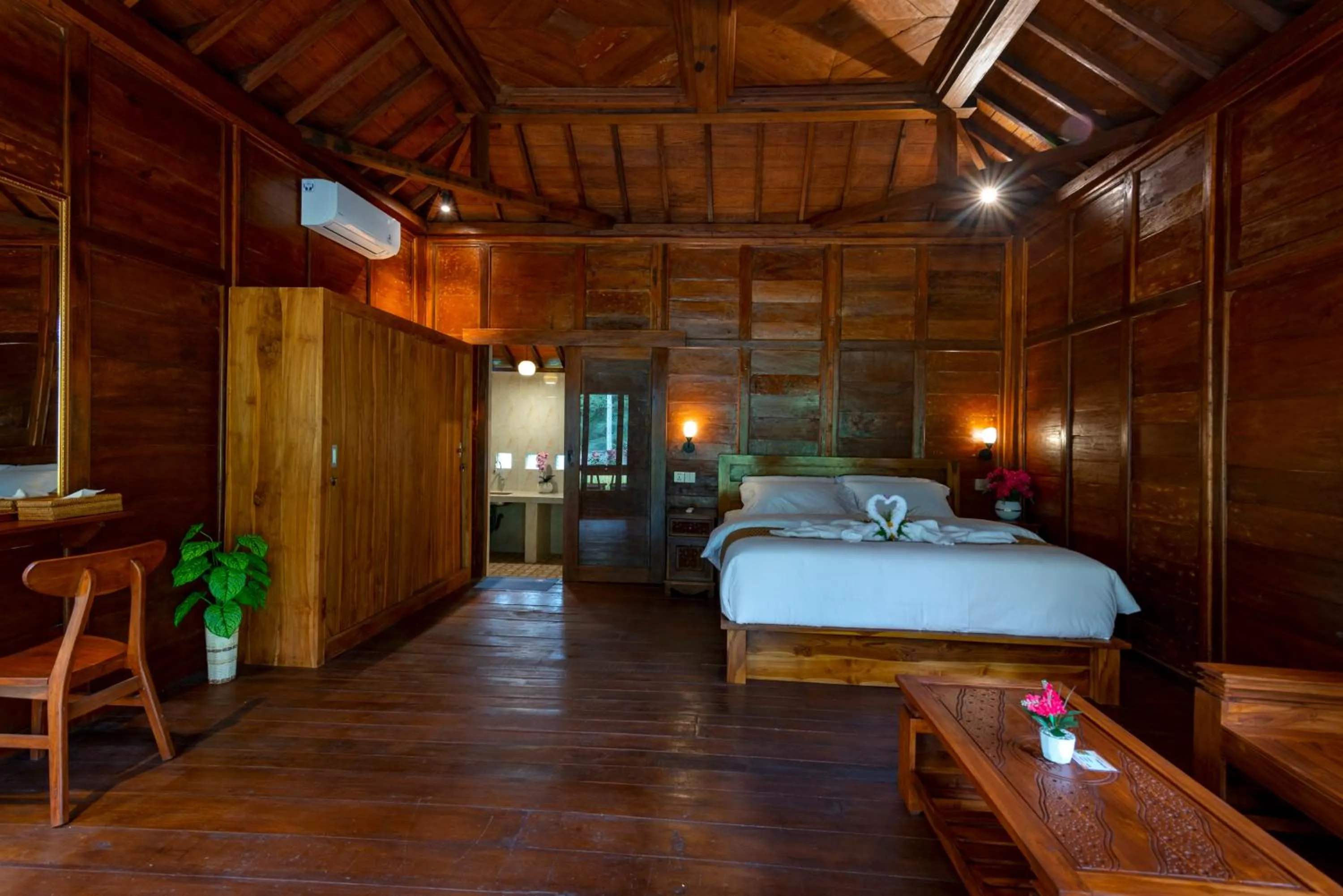 Bed in Uma Ulun Dugul Ubud by Dhananjaya Hospitality