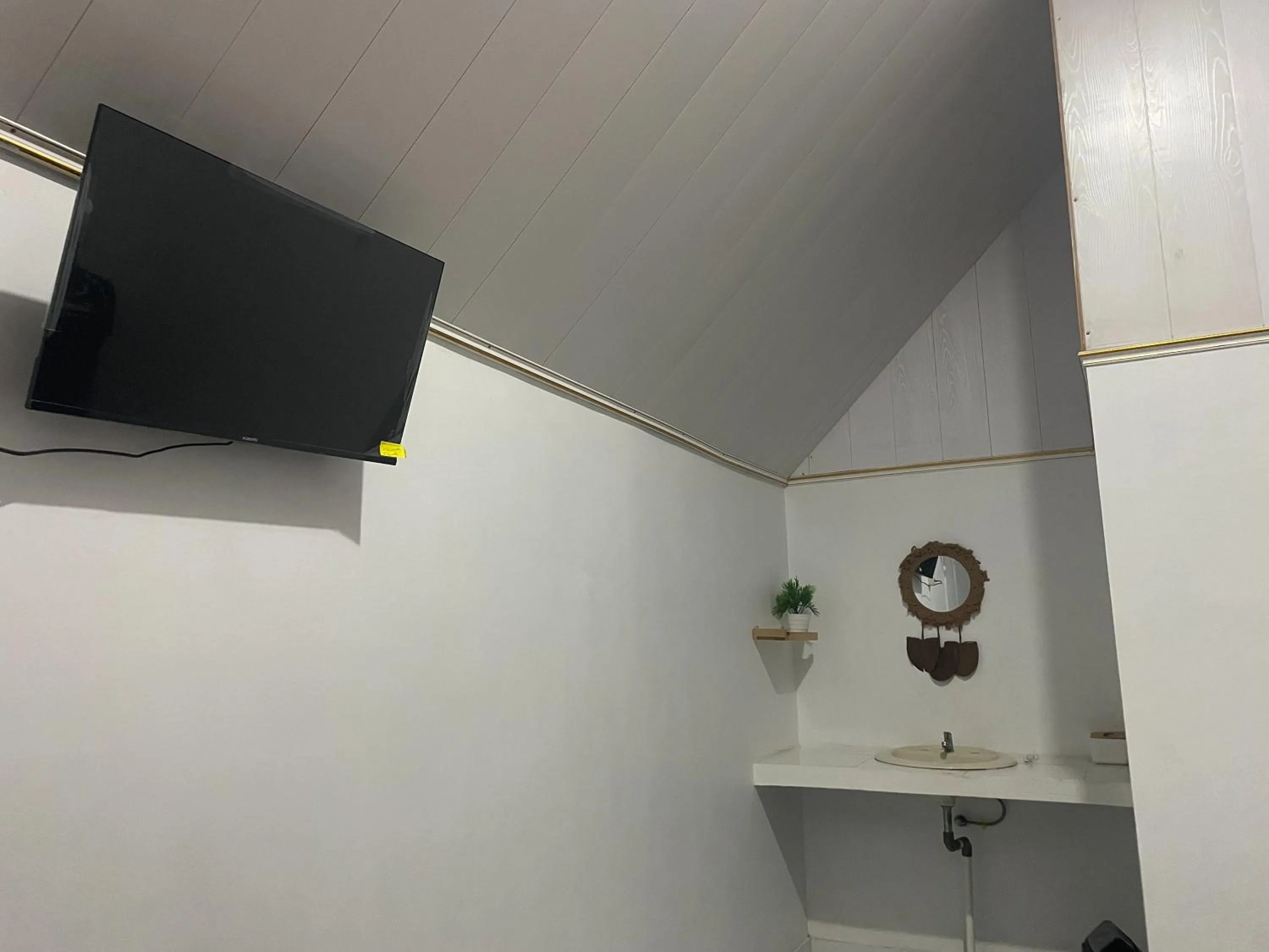 TV and multimedia in The Iris Kintamani