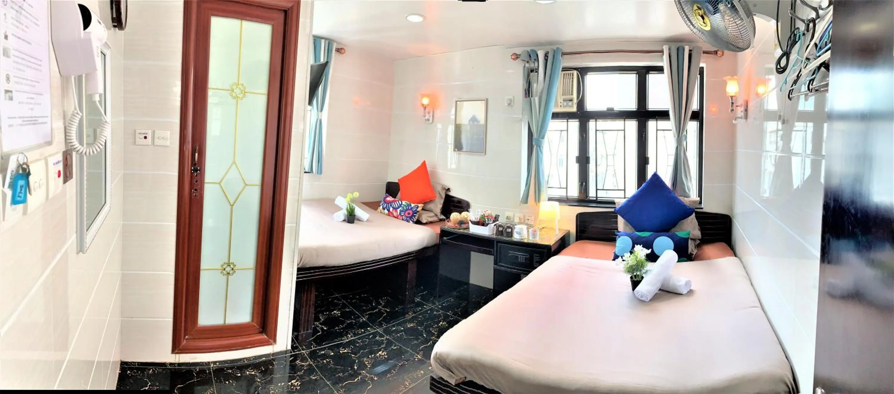 Photo of the whole room, Bed in Cebu Inn