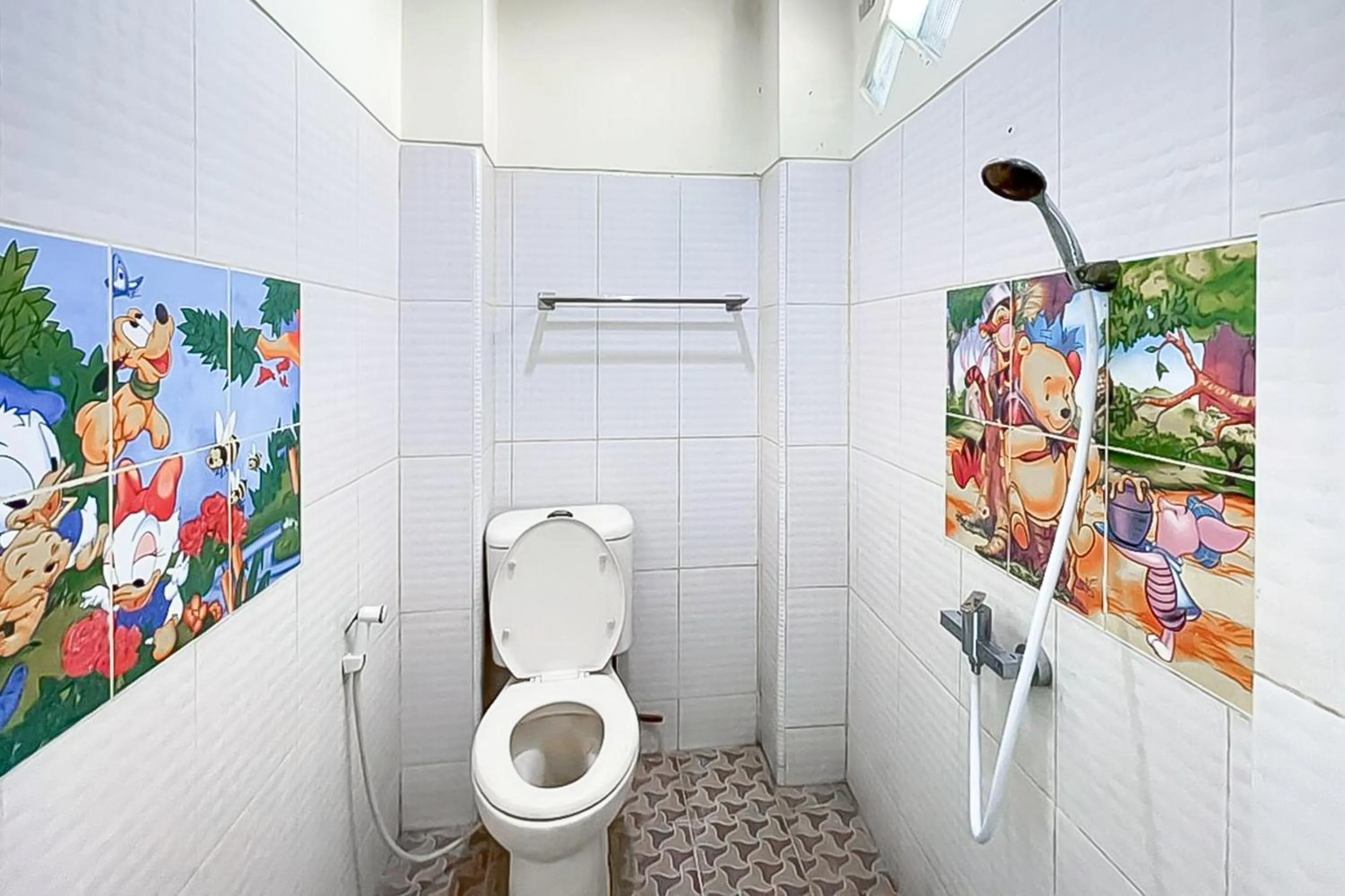 Bathroom in RedDoorz near Grage Mall Cirebon