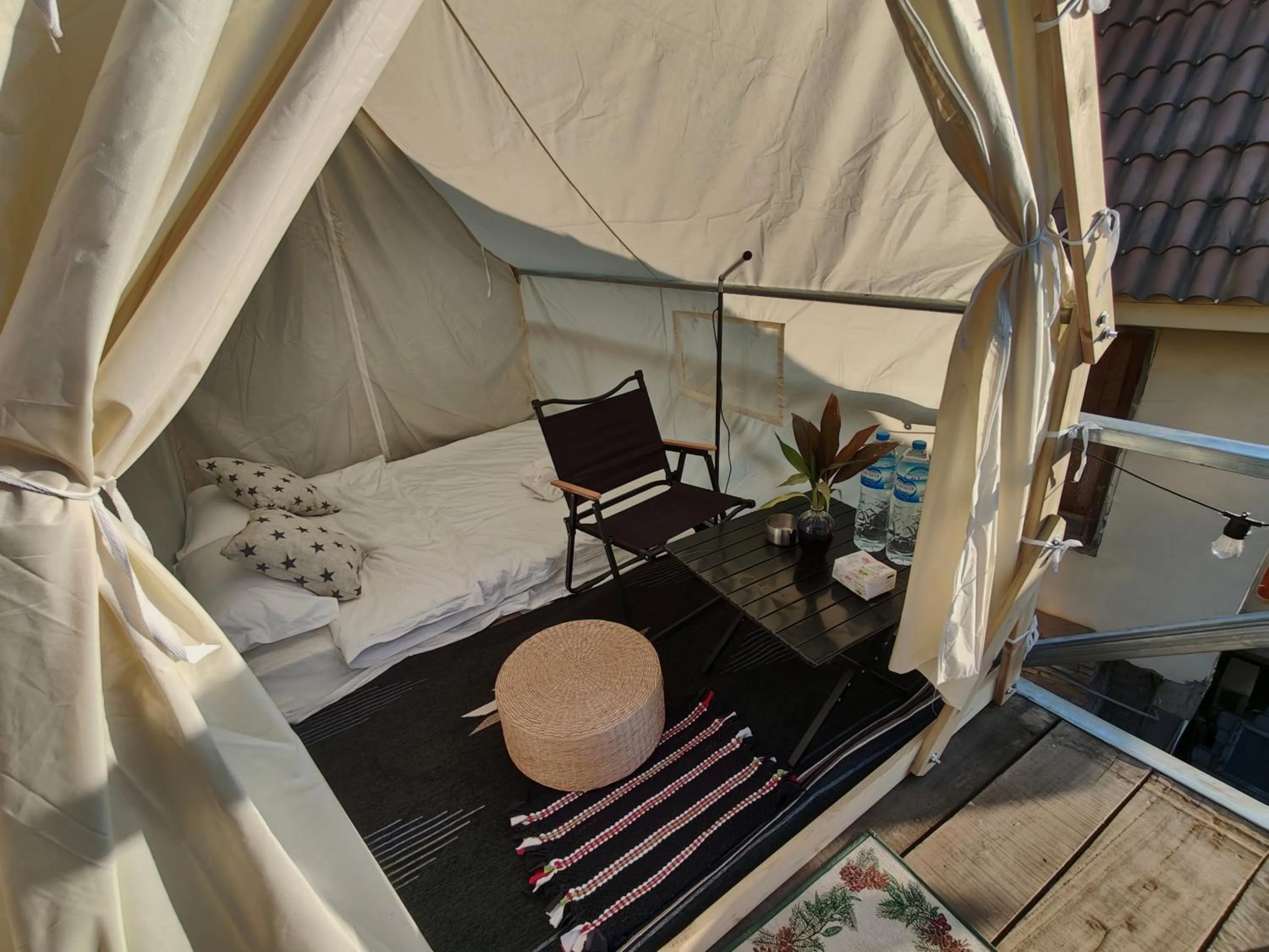 Patio, Bed in Pont Inn Nong Khiaw