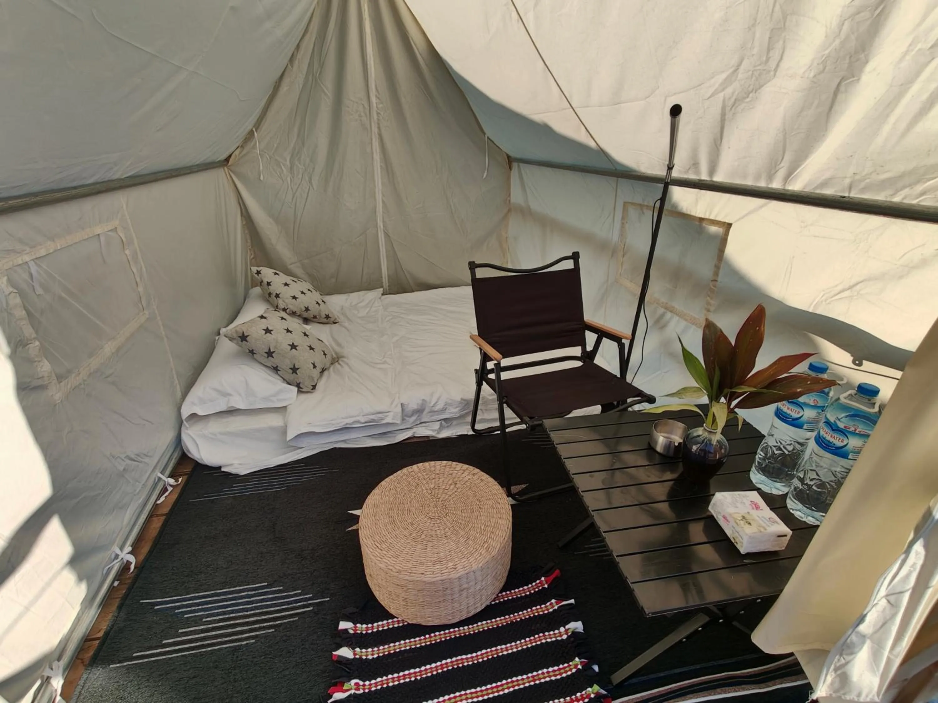 Property building, Bed in Pont Inn Nong Khiaw