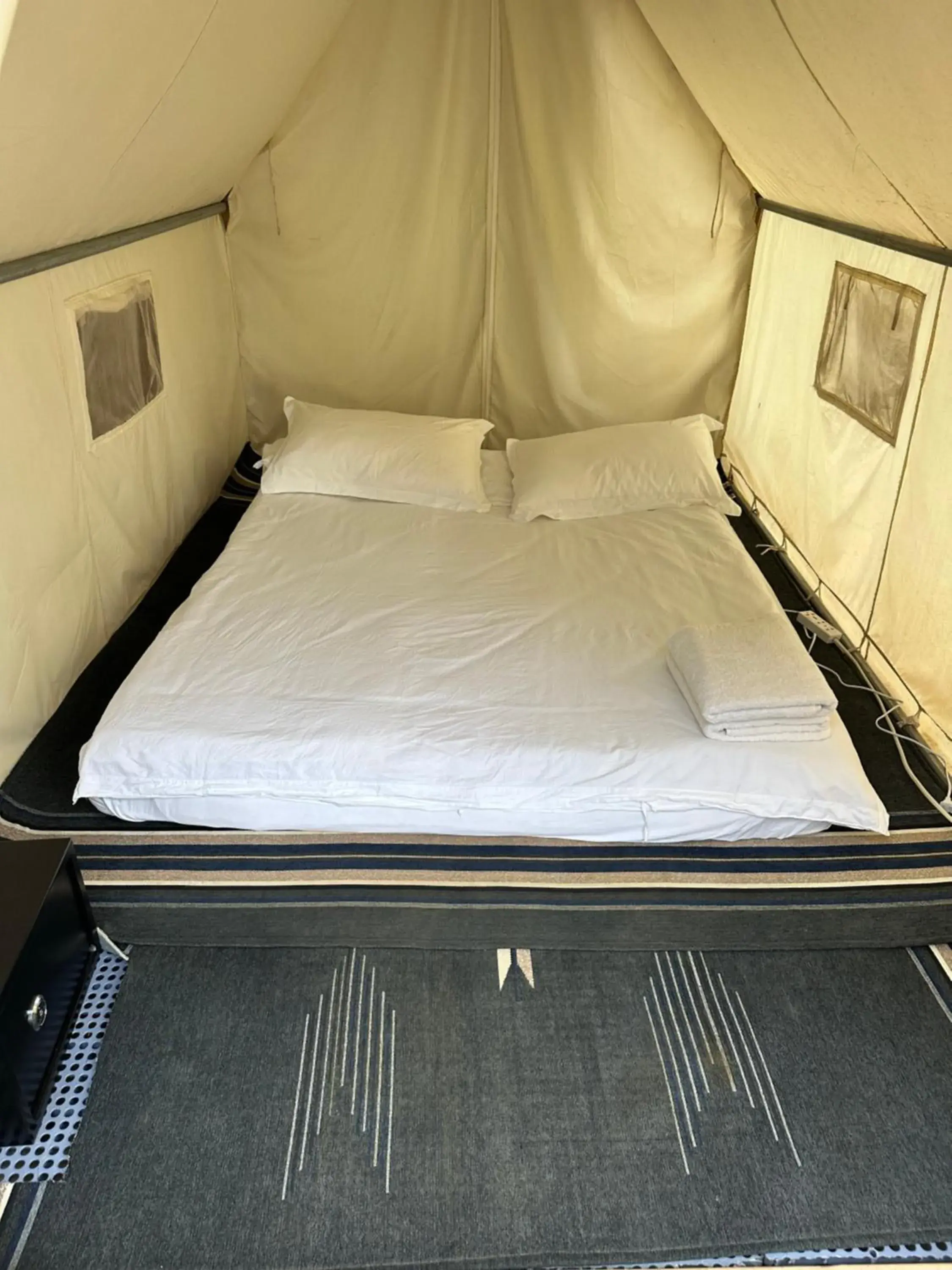 Tent in Pont Inn Nong Khiaw Tent in Pont Inn Nong Khiaw