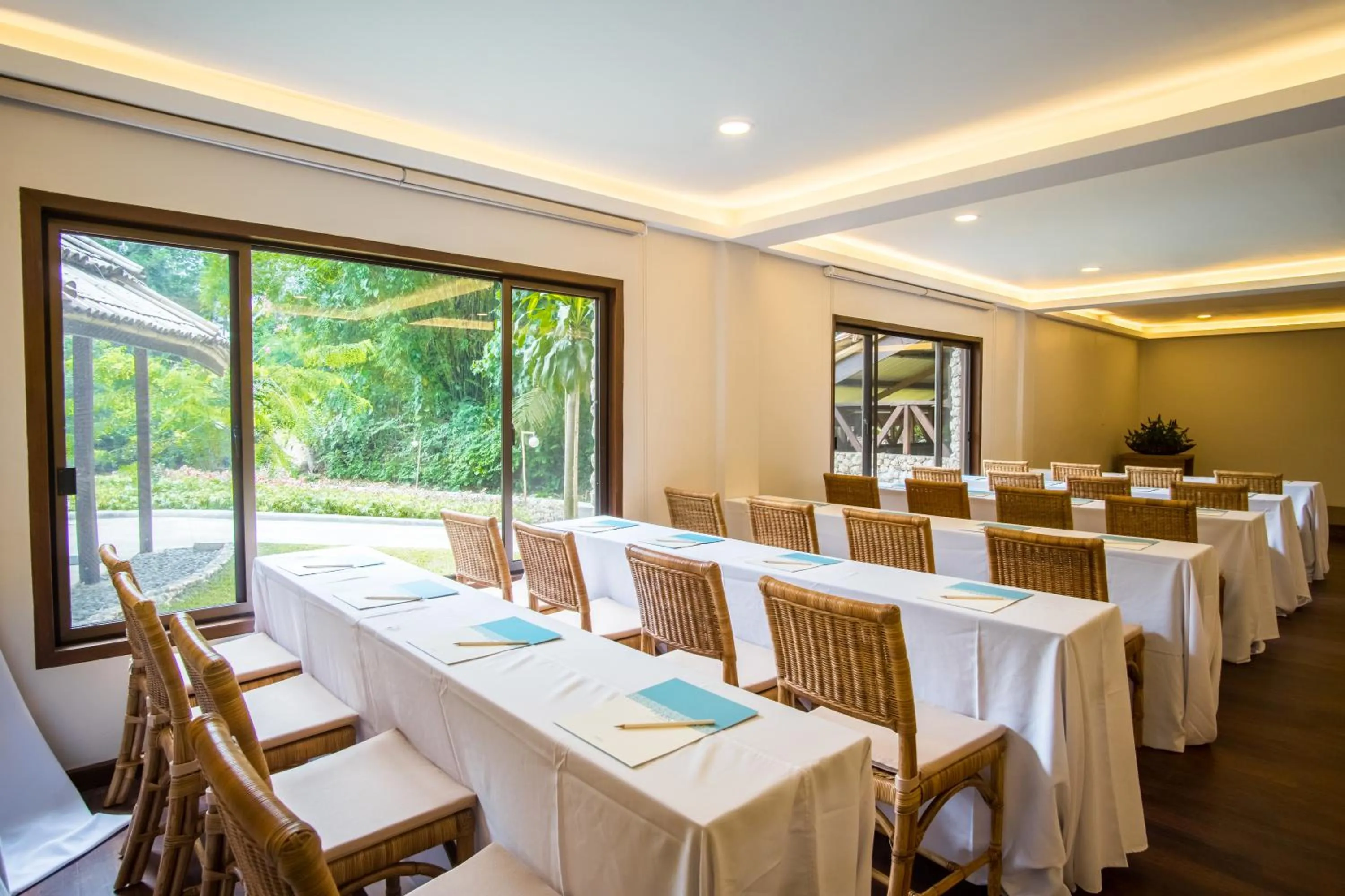 Business facilities in Pearl Farm Beach Resort