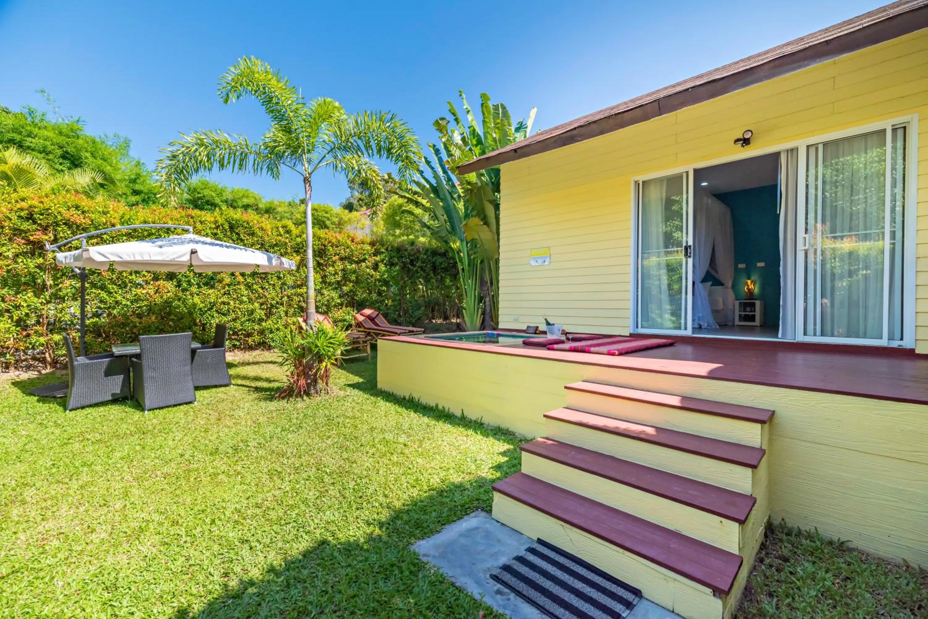 Garden in Moon Cottage