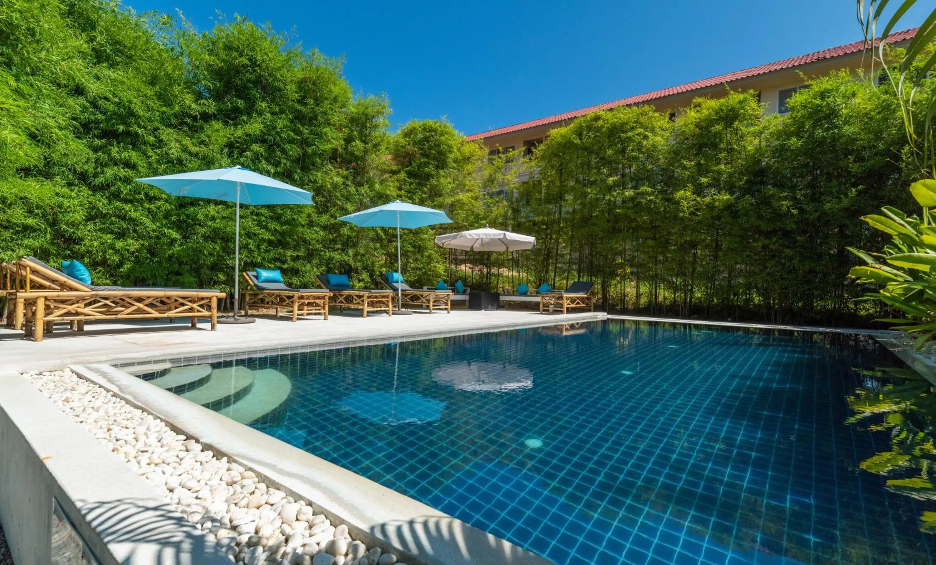 Swimming pool in Moon Cottage