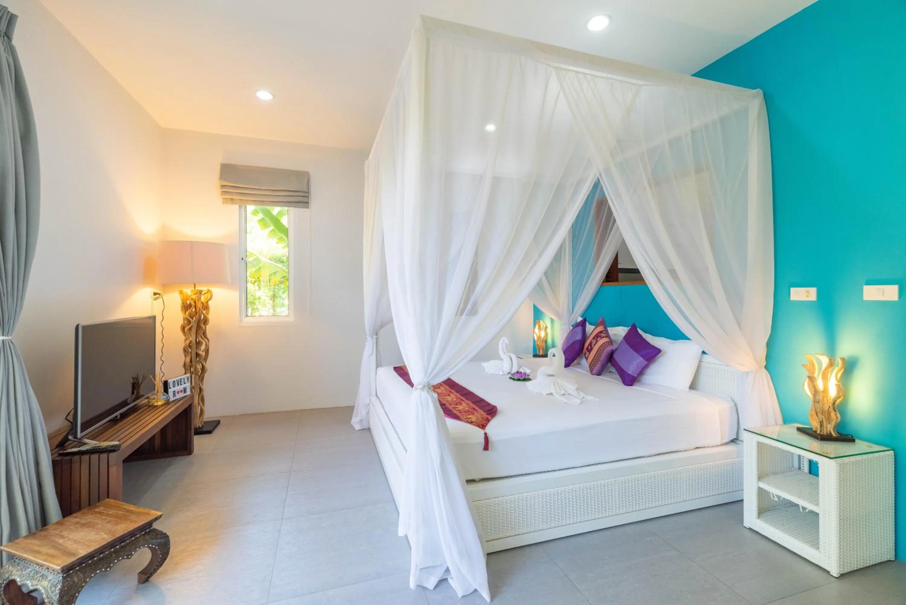 TV and multimedia, Bed in Moon Cottage