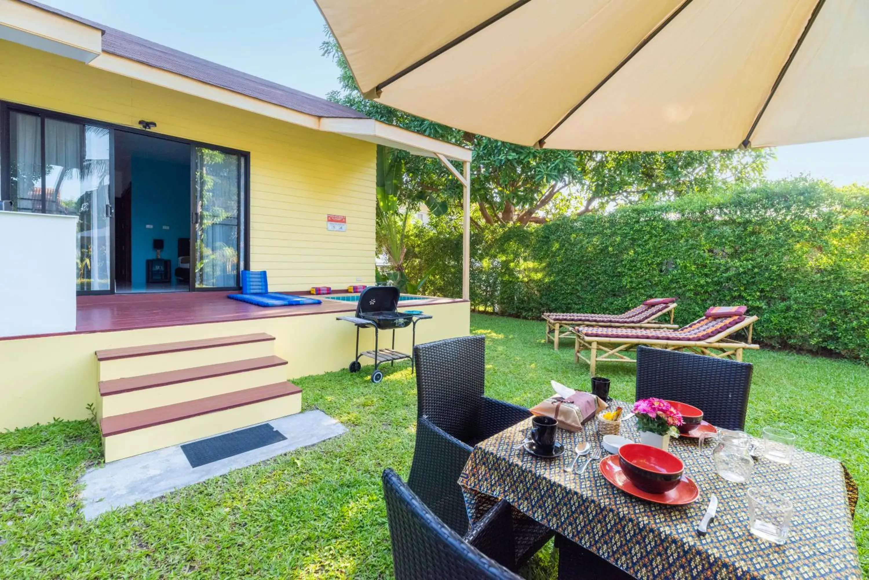 Property building in Moon Cottage Property building in Moon Cottage