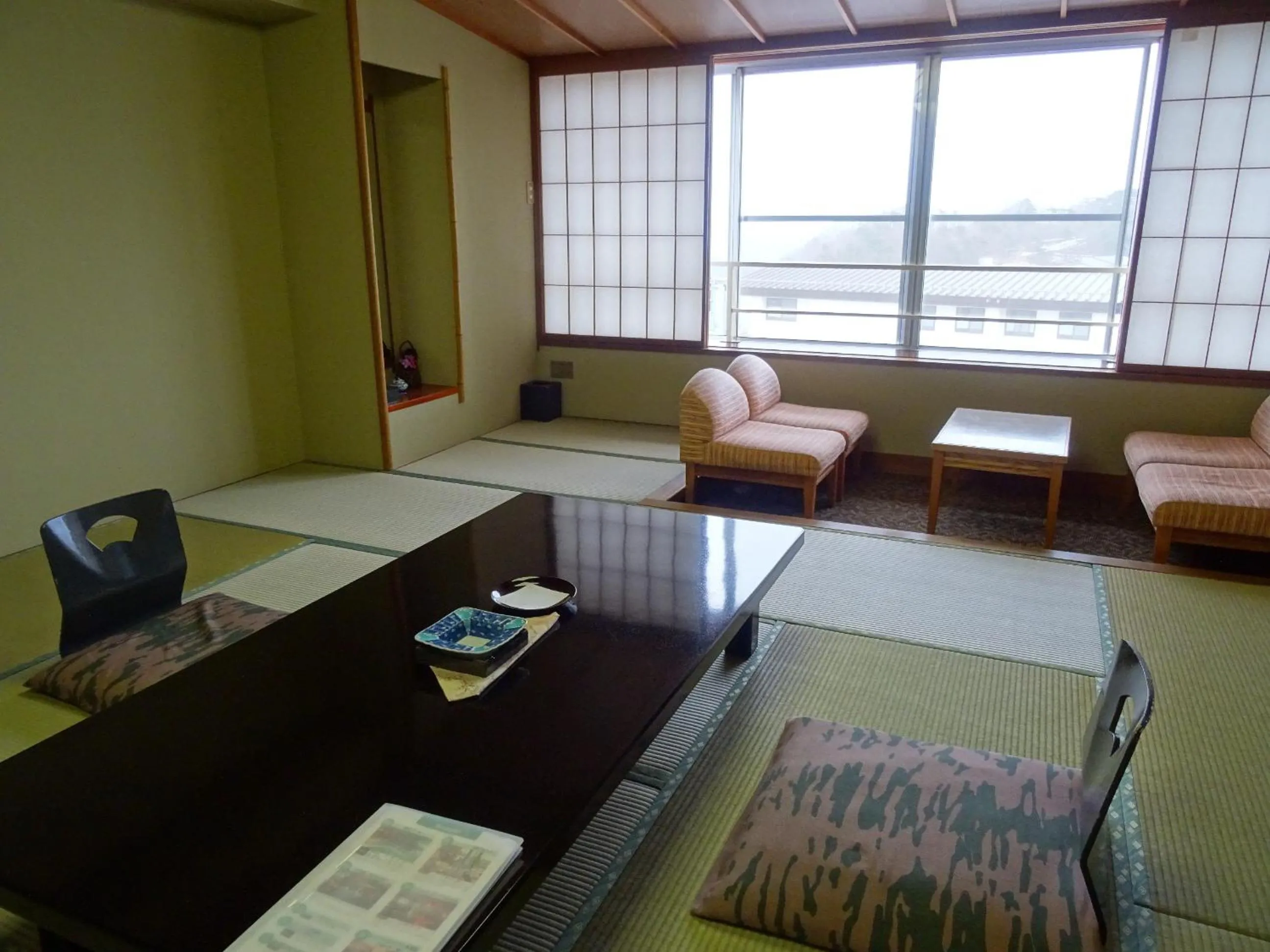 Photo of the whole room in Azumakan