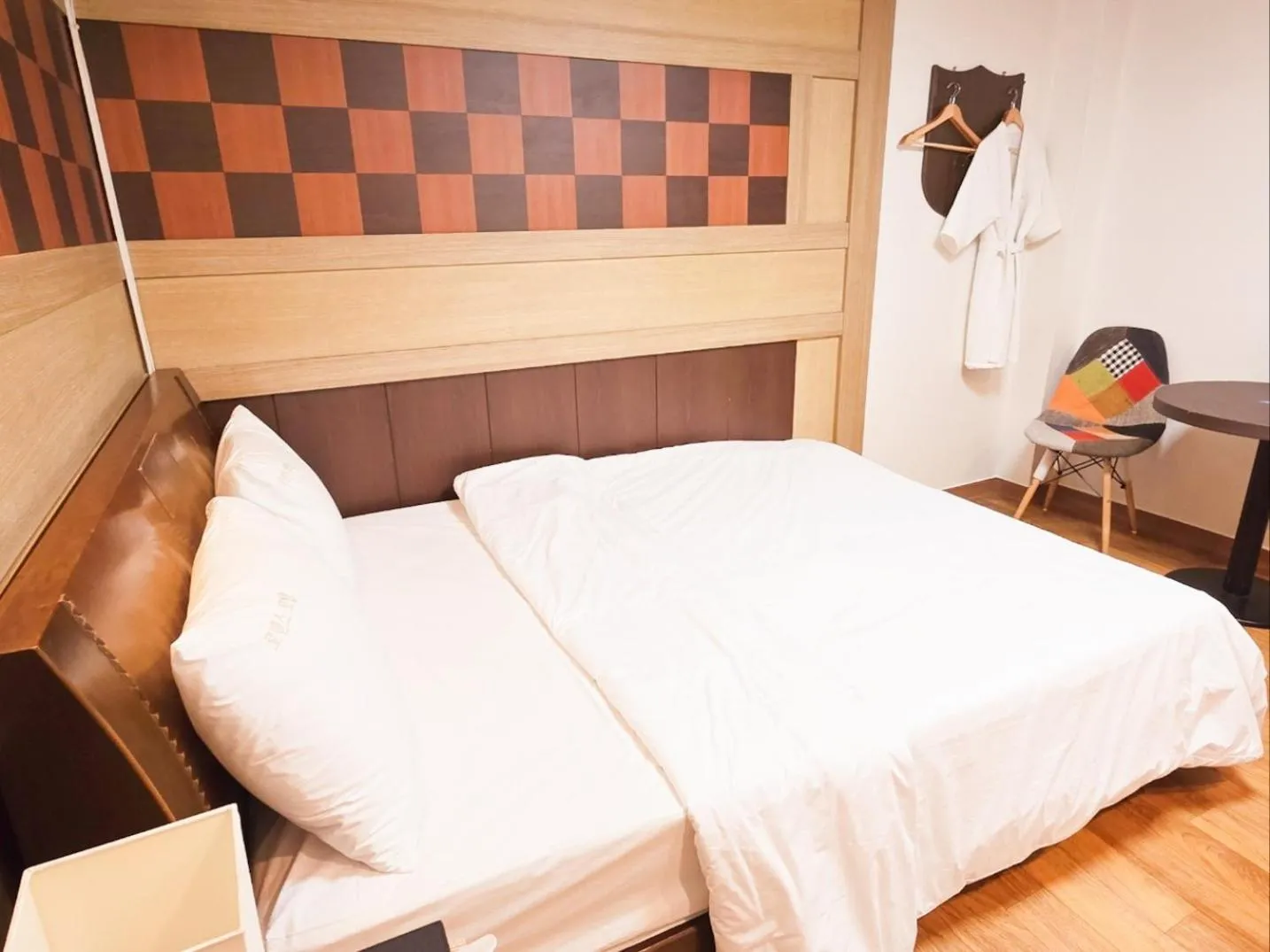 Romance Hotel